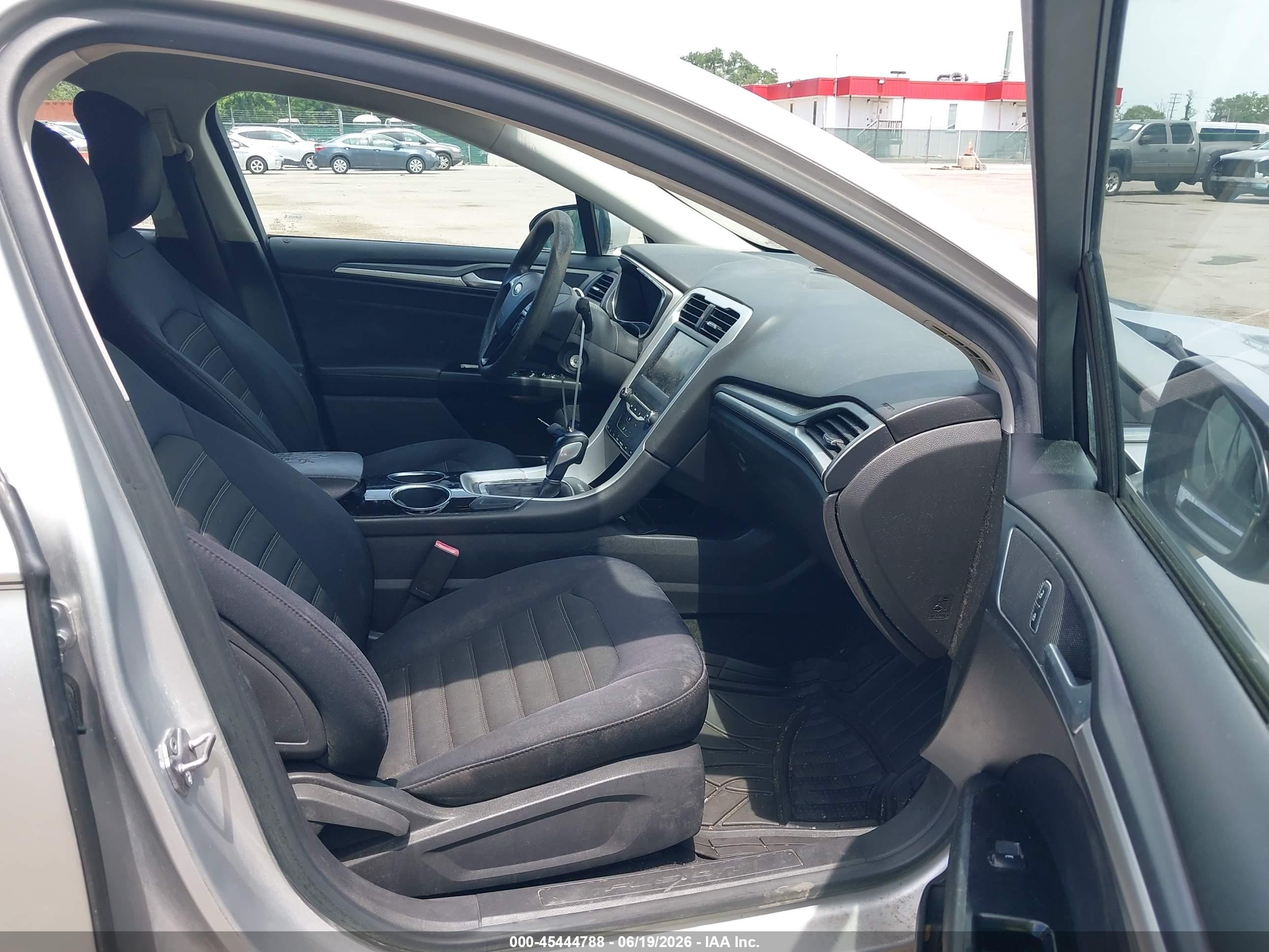2013 Ford Fusion Se Silver vin: 3FA6P0HR2DR197516
