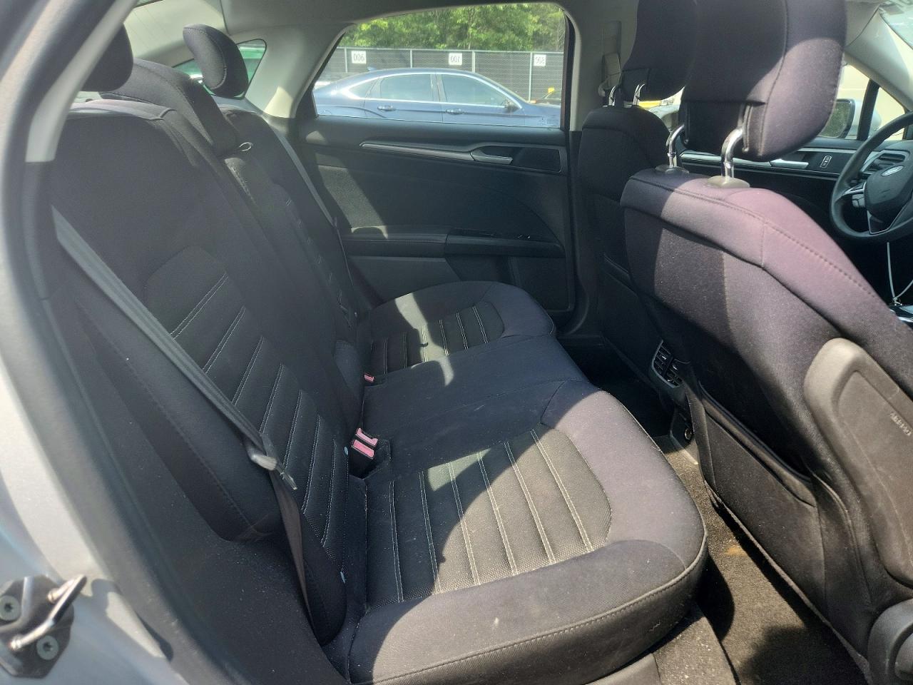 2013 Ford Fusion Se Silver vin: 3FA6P0HR3DR233360