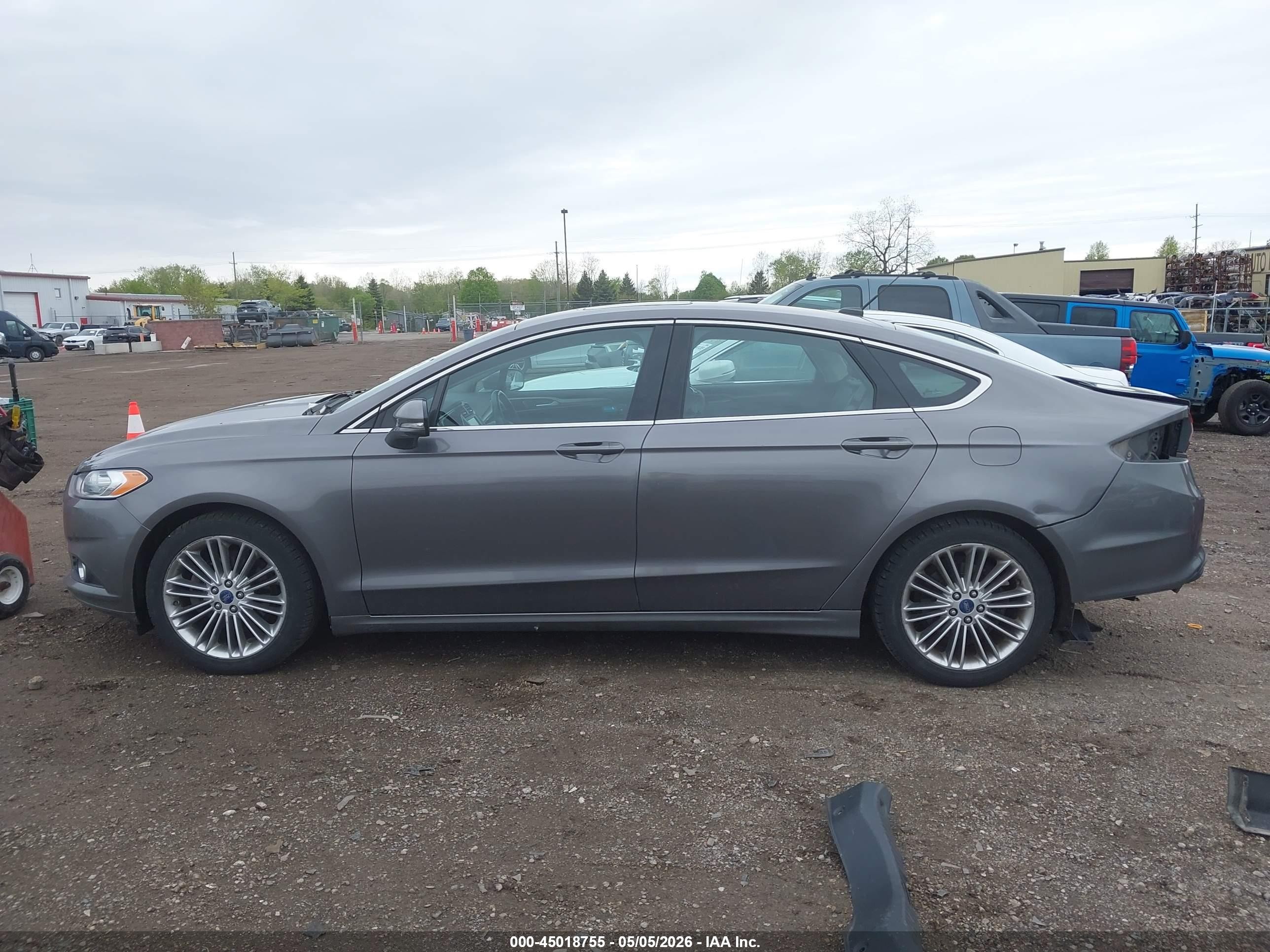 2013 Ford Fusion Se Серый vin: 3FA6P0HR3DR272692