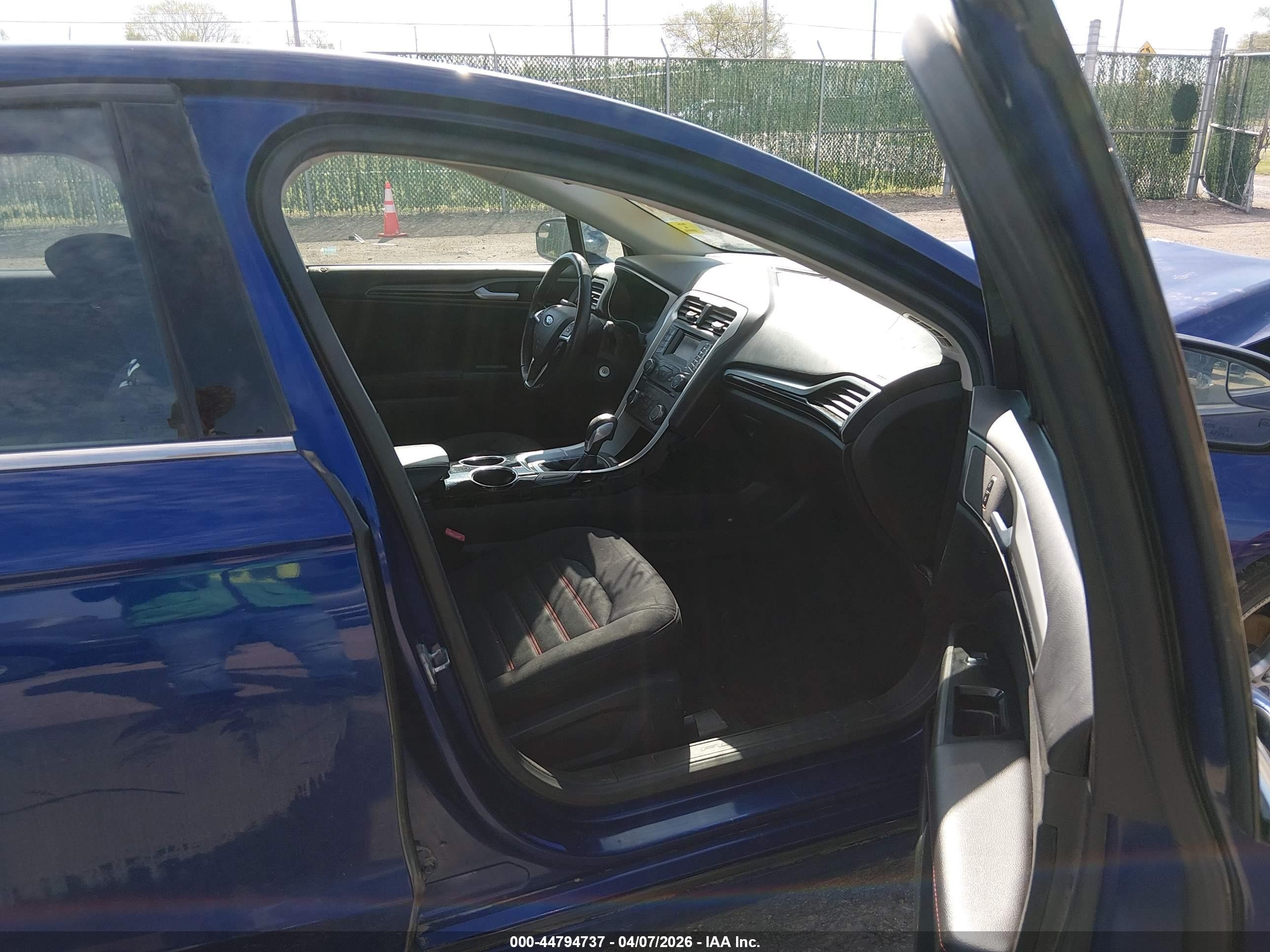2013 Ford Fusion Se Синий vin: 3FA6P0HR4DR119660