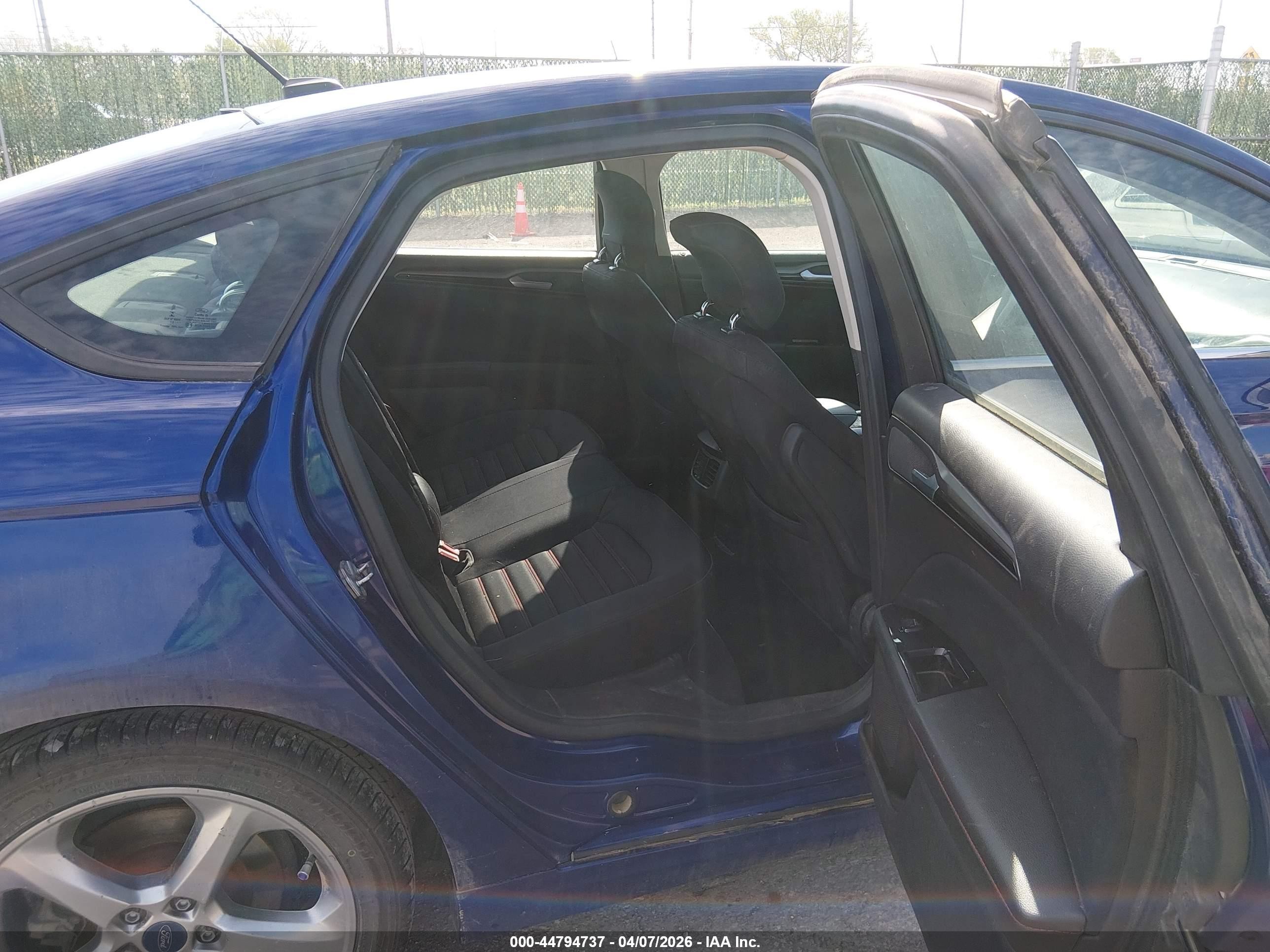 2013 Ford Fusion Se Синий vin: 3FA6P0HR4DR119660