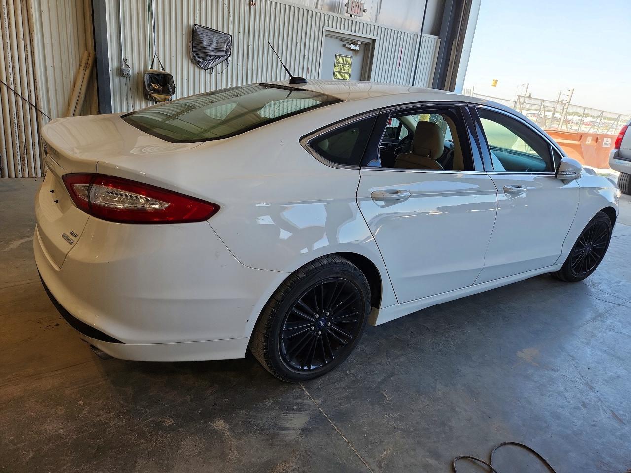 2013 Ford Fusion Se White vin: 3FA6P0HR4DR350624