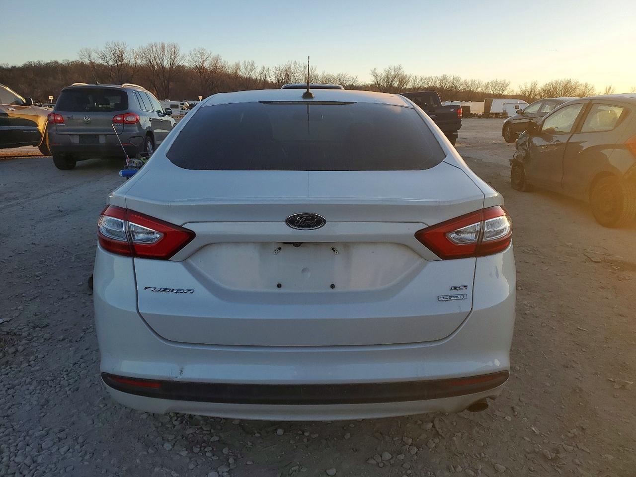 2013 Ford Fusion White vin: 3FA6P0HR5DR111311