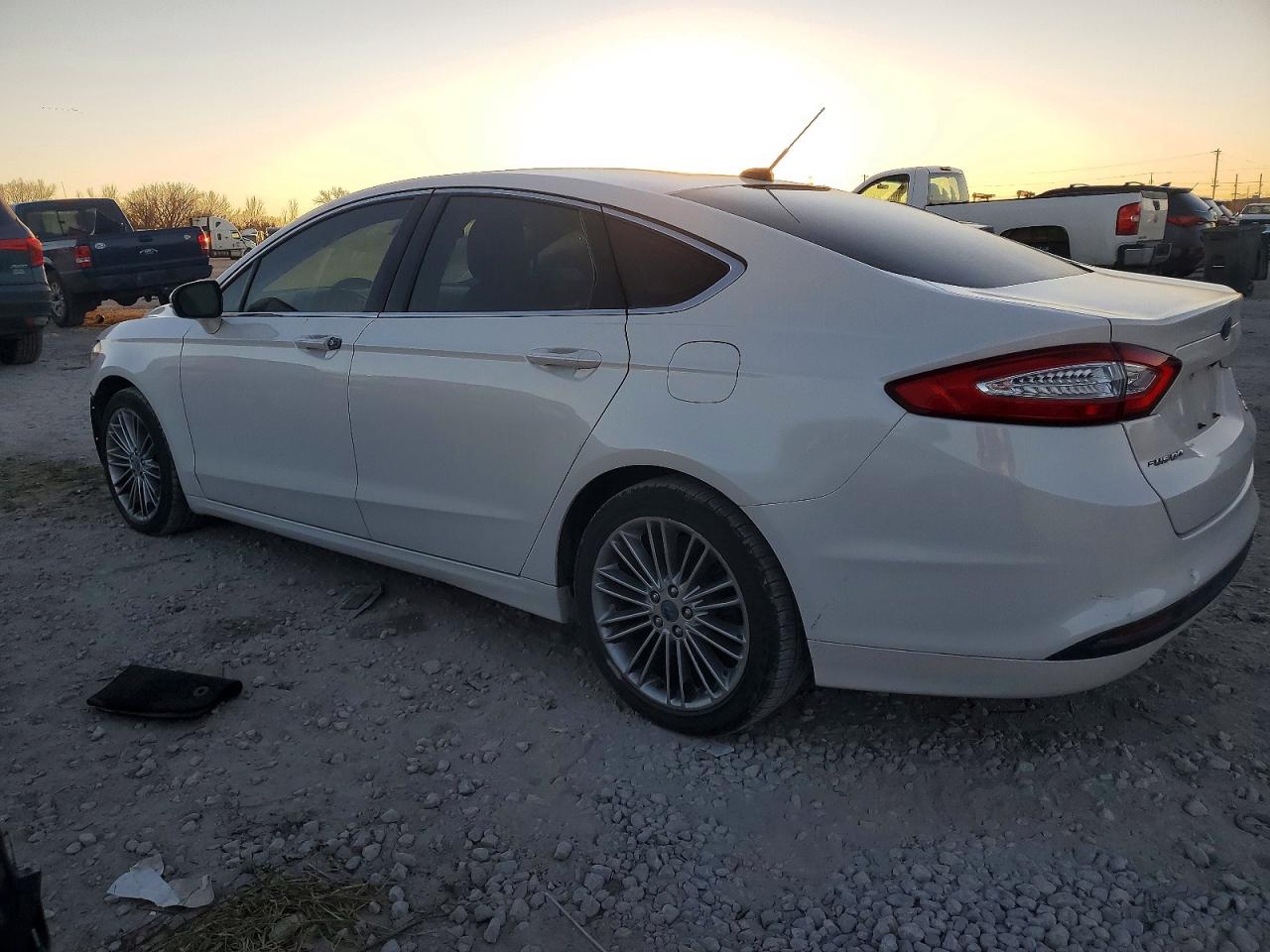 2013 Ford Fusion White vin: 3FA6P0HR5DR111311