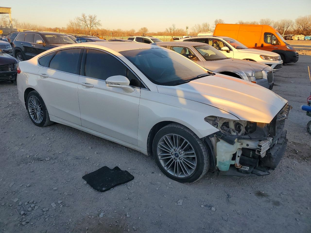 2013 Ford Fusion White vin: 3FA6P0HR5DR111311