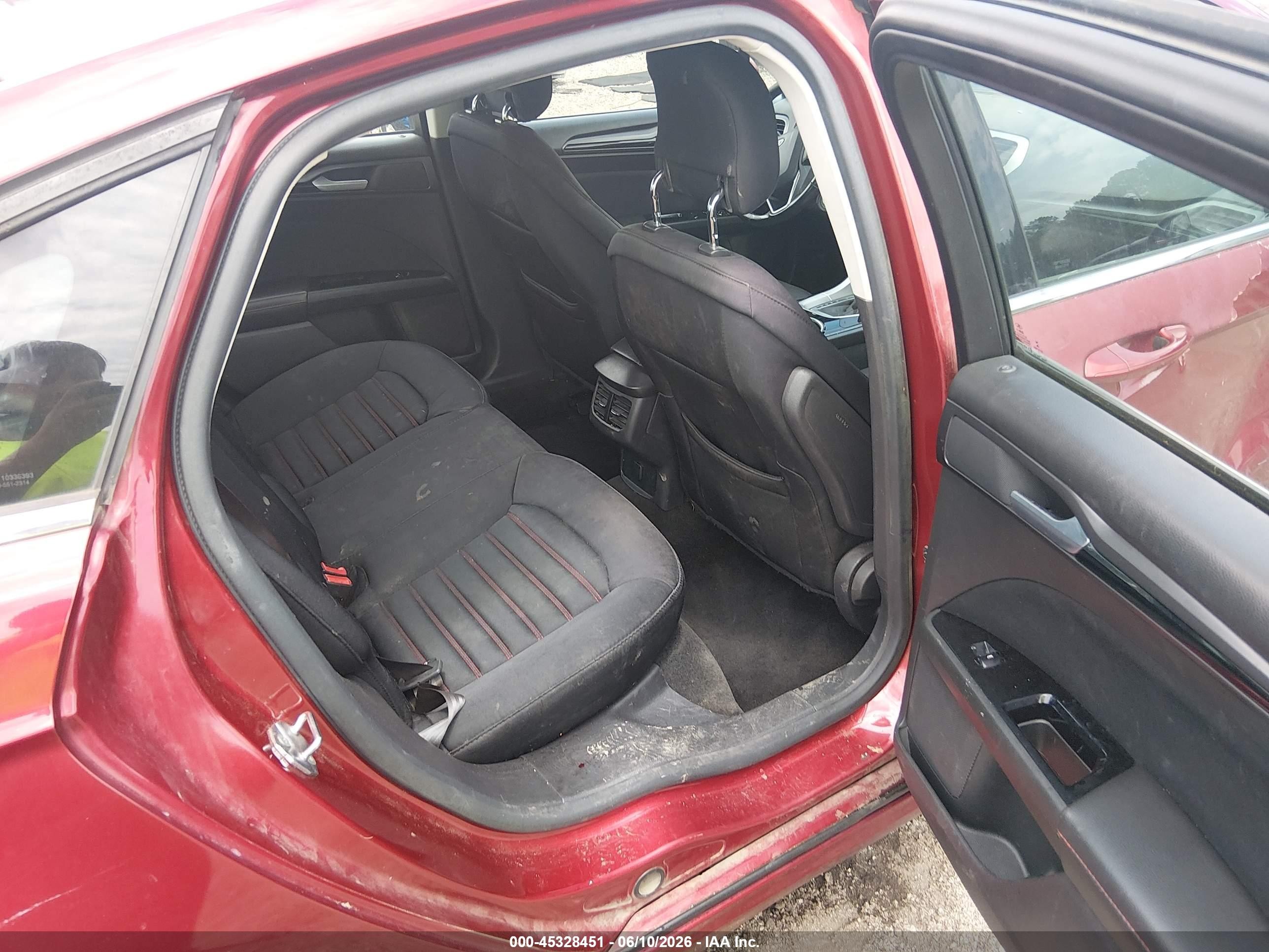 2013 Ford Fusion Se Red vin: 3FA6P0HR5DR382157