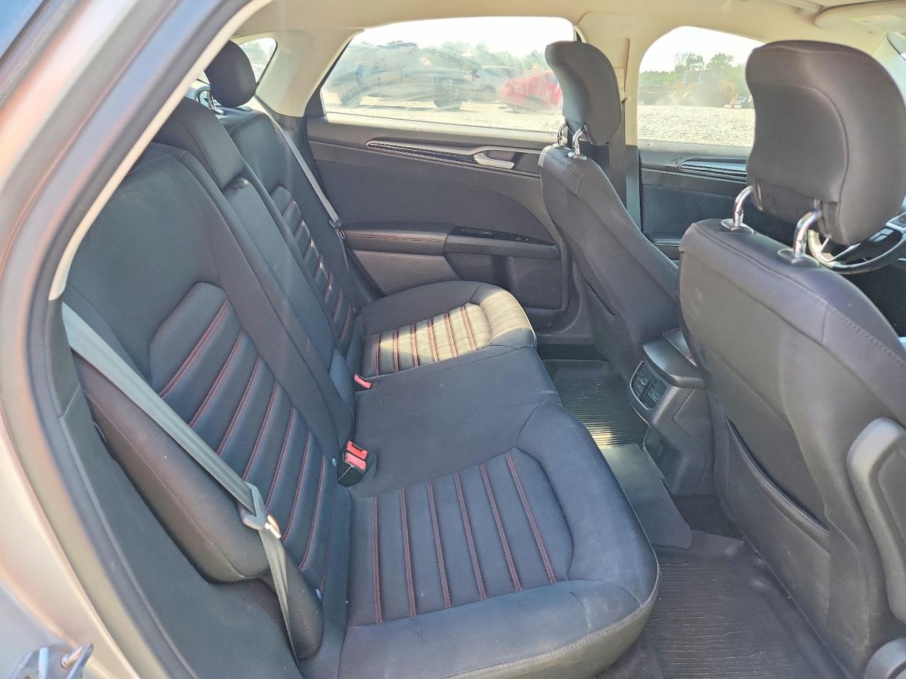 2013 Ford Fusion Se Серебряный vin: 3FA6P0HR7DR198788