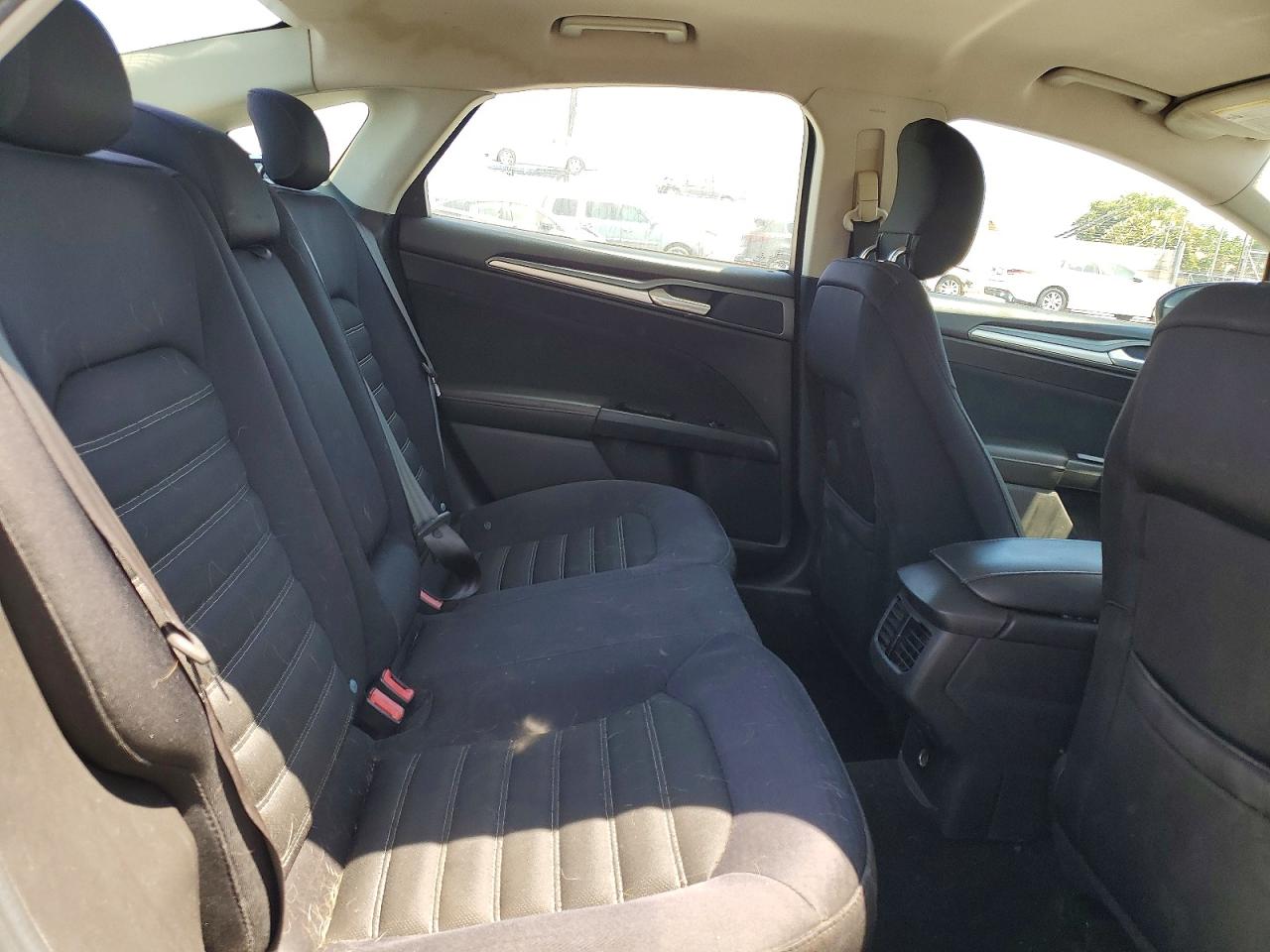 2013 Ford Fusion Se Серебряный vin: 3FA6P0HR8DR325919