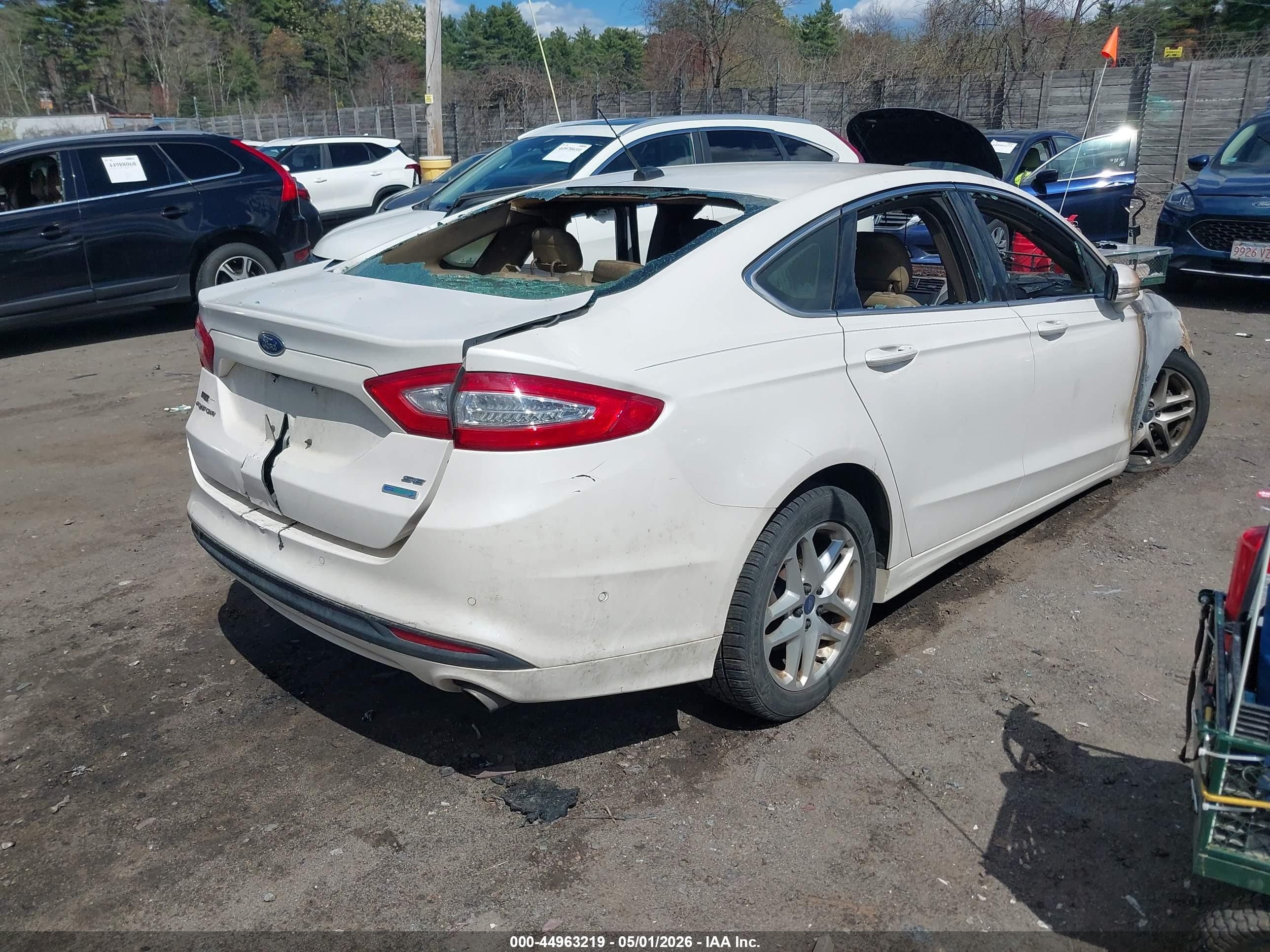 2013 Ford Fusion Se White vin: 3FA6P0HR9DR173696