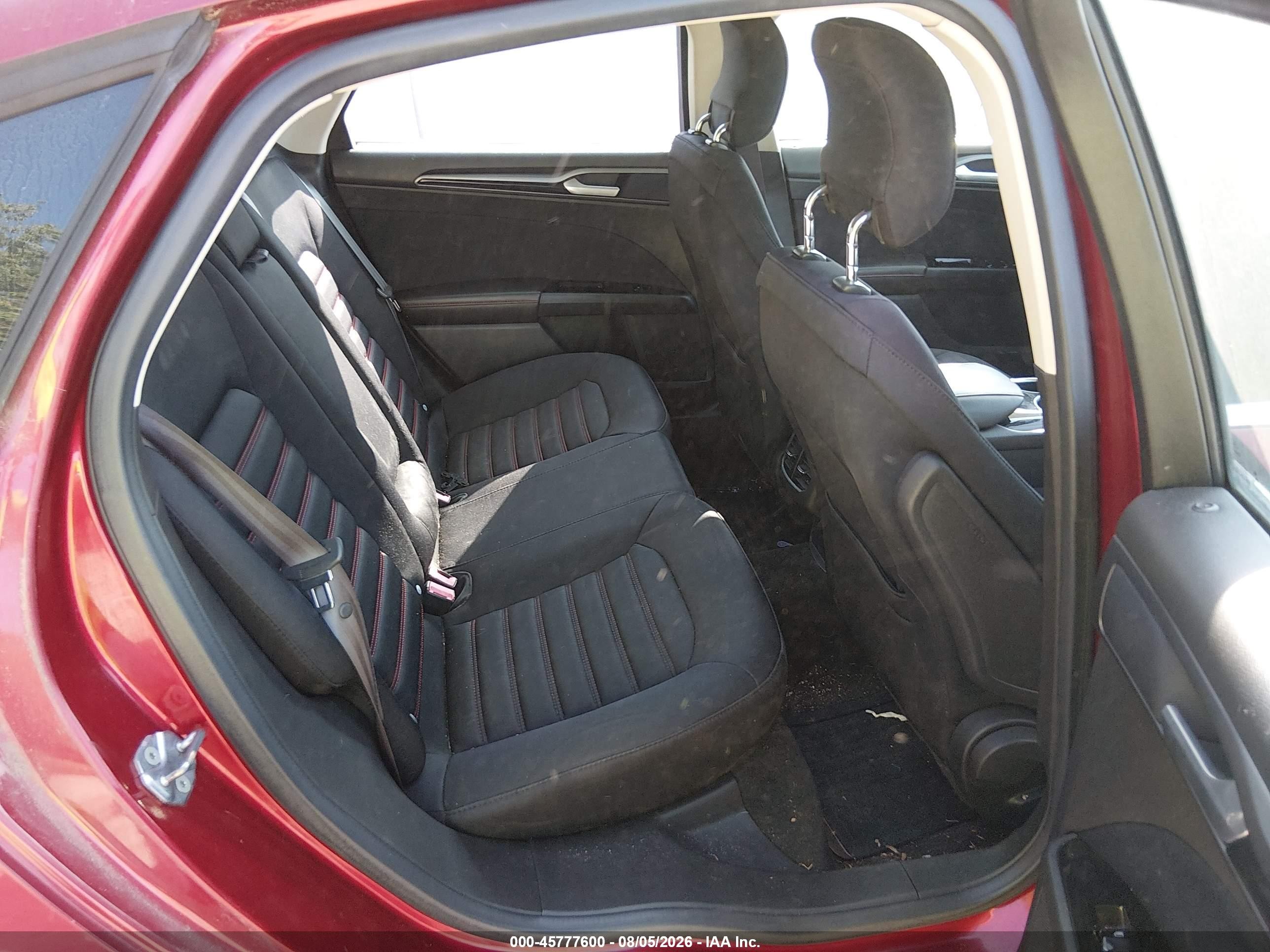2013 Ford Fusion Se Red vin: 3FA6P0HR9DR174699