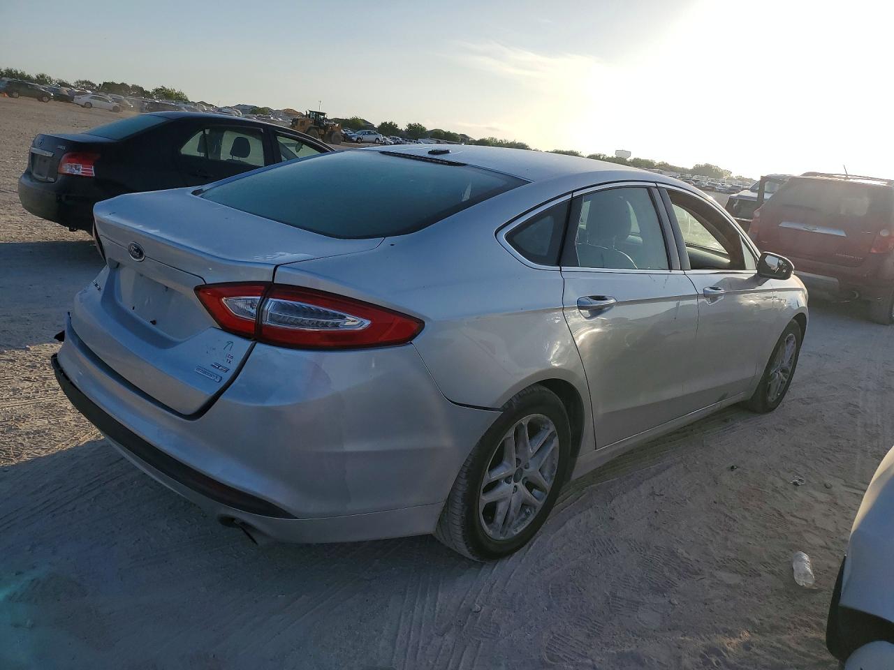 2013 Ford Fusion Se Серебряный vin: 3FA6P0HRXDR170323