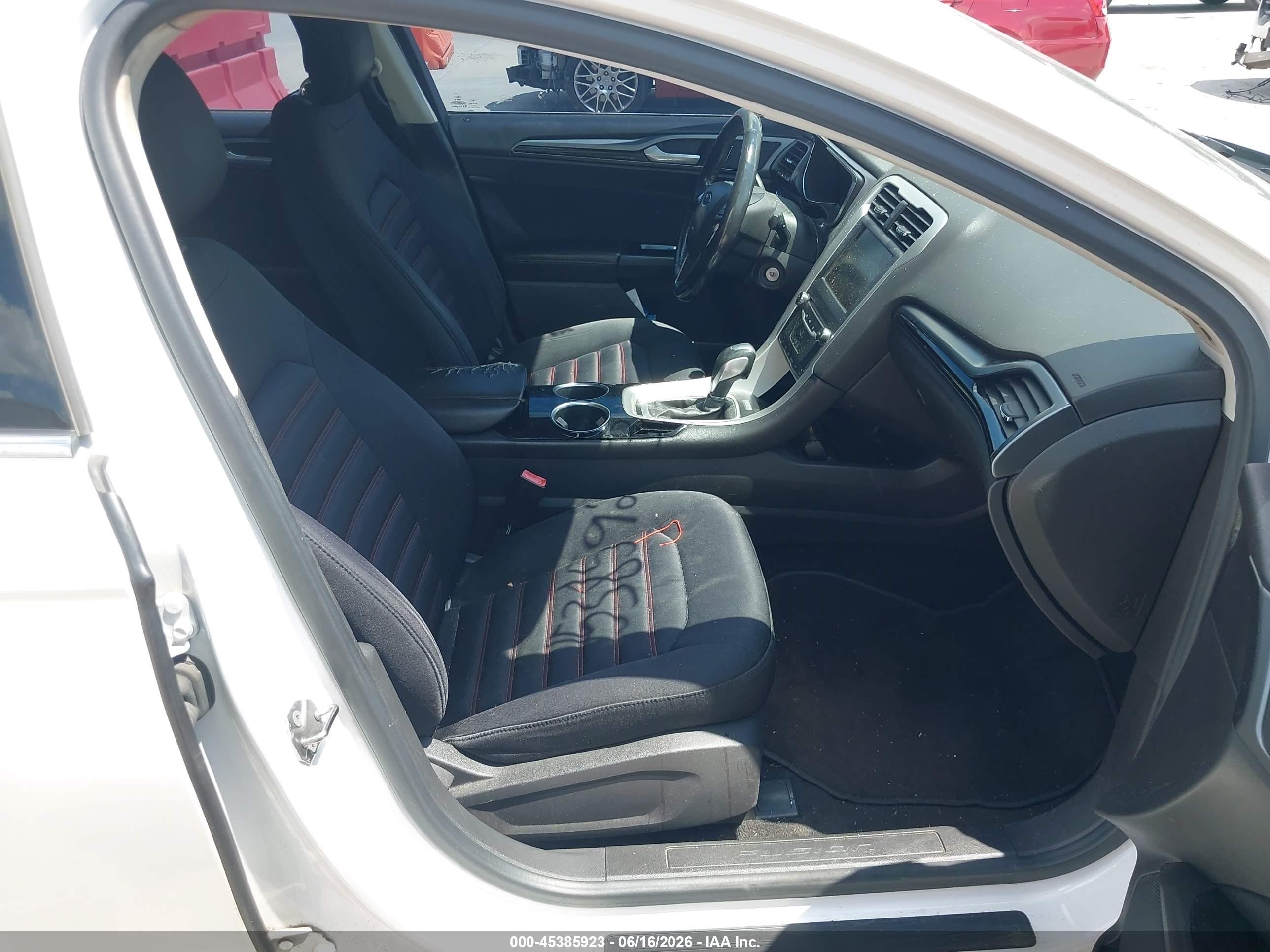 2013 Ford Fusion Se Белый vin: 3FA6P0HRXDR278005