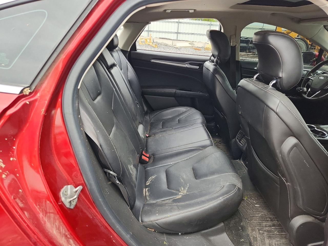 2014 Ford Fusion Titanium Красный vin: 3FA6P0K90ER199582