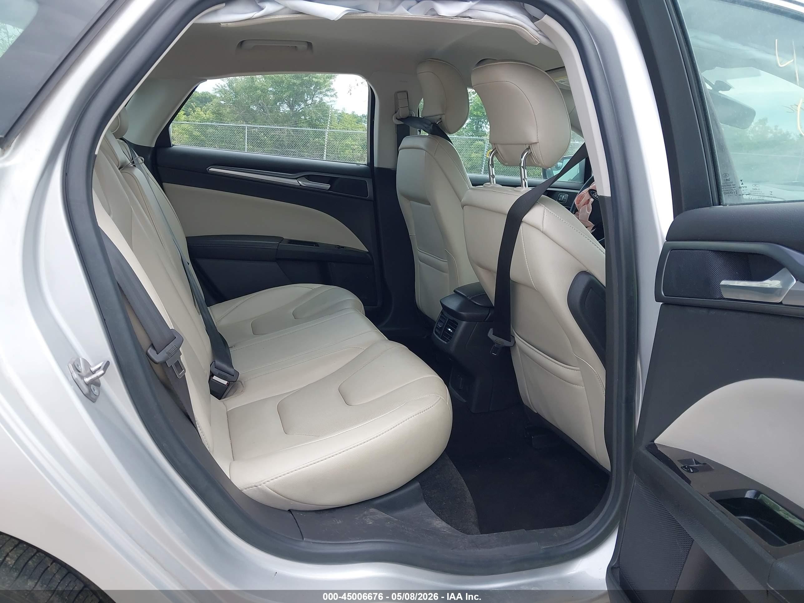 2014 Ford Fusion Titanium Серебряный vin: 3FA6P0K90ER322233