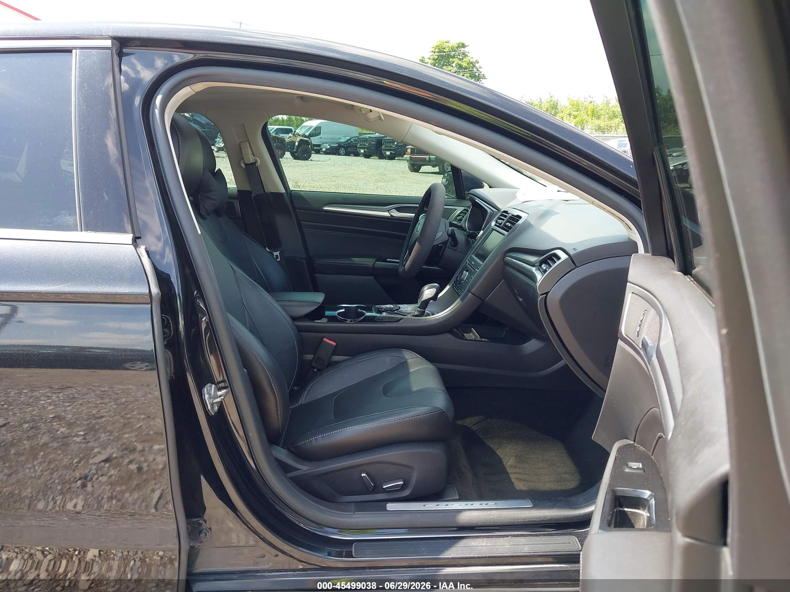 2014 Ford Fusion Titanium Черный vin: 3FA6P0K90ER382481