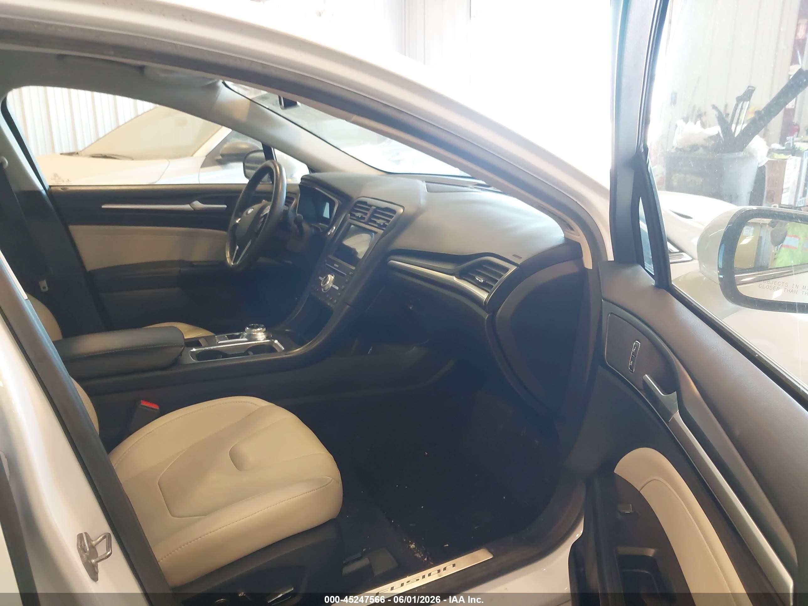 2017 Ford Fusion Titanium White vin: 3FA6P0K90HR175495