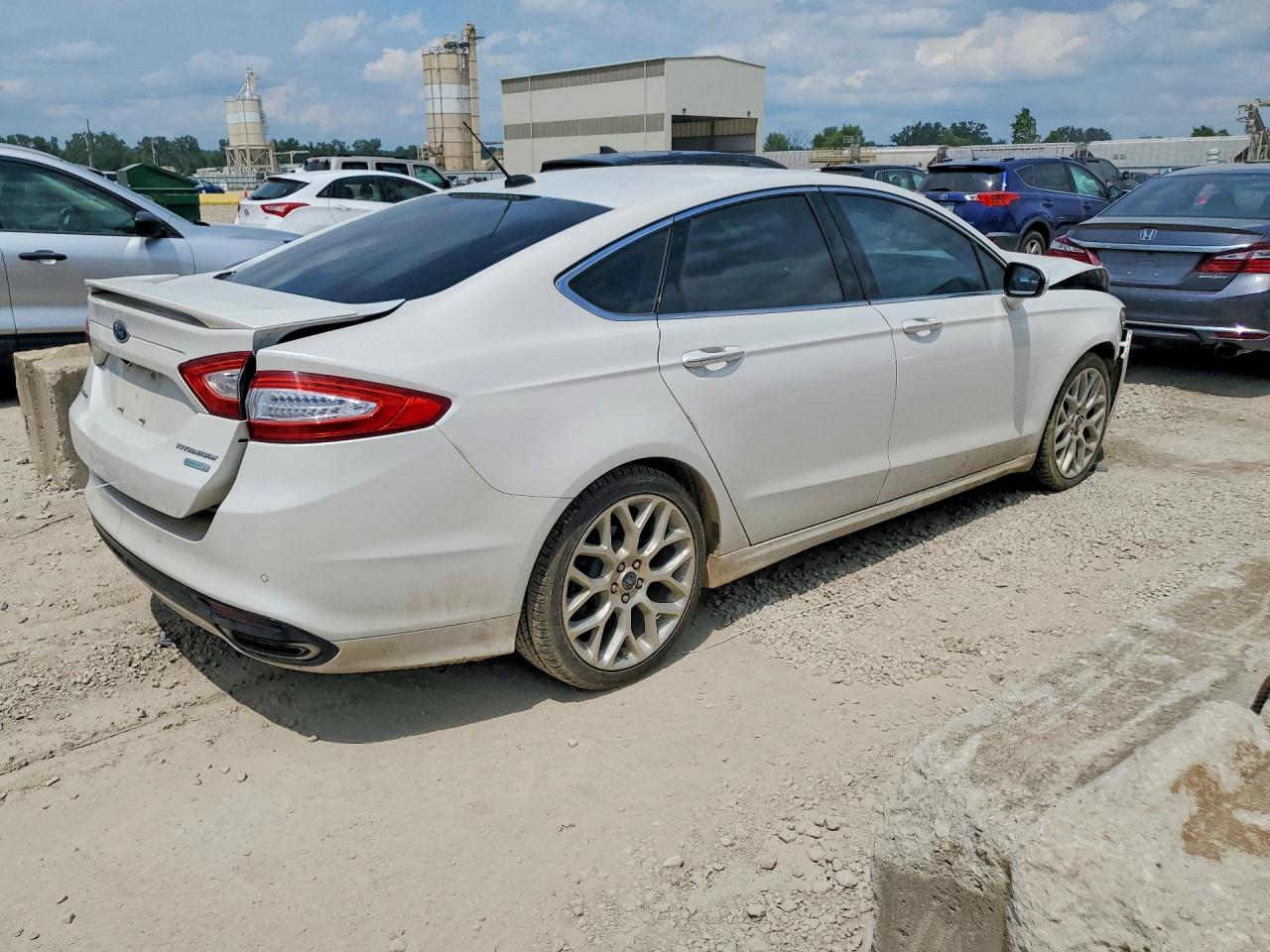 2014 Ford Fusion Titanium White vin: 3FA6P0K91ER133655