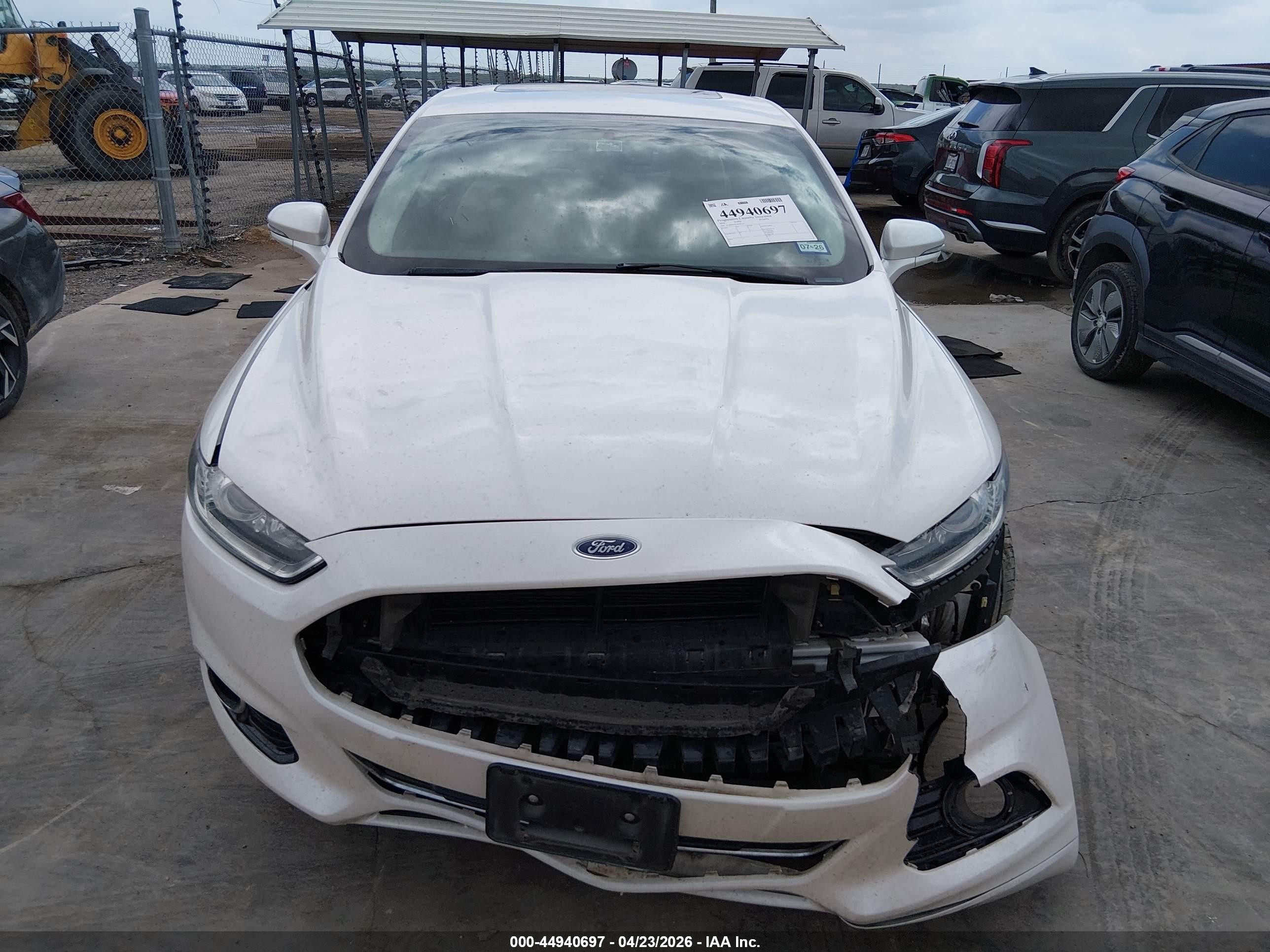 2014 Ford Fusion Titanium Белый vin: 3FA6P0K91ER283510