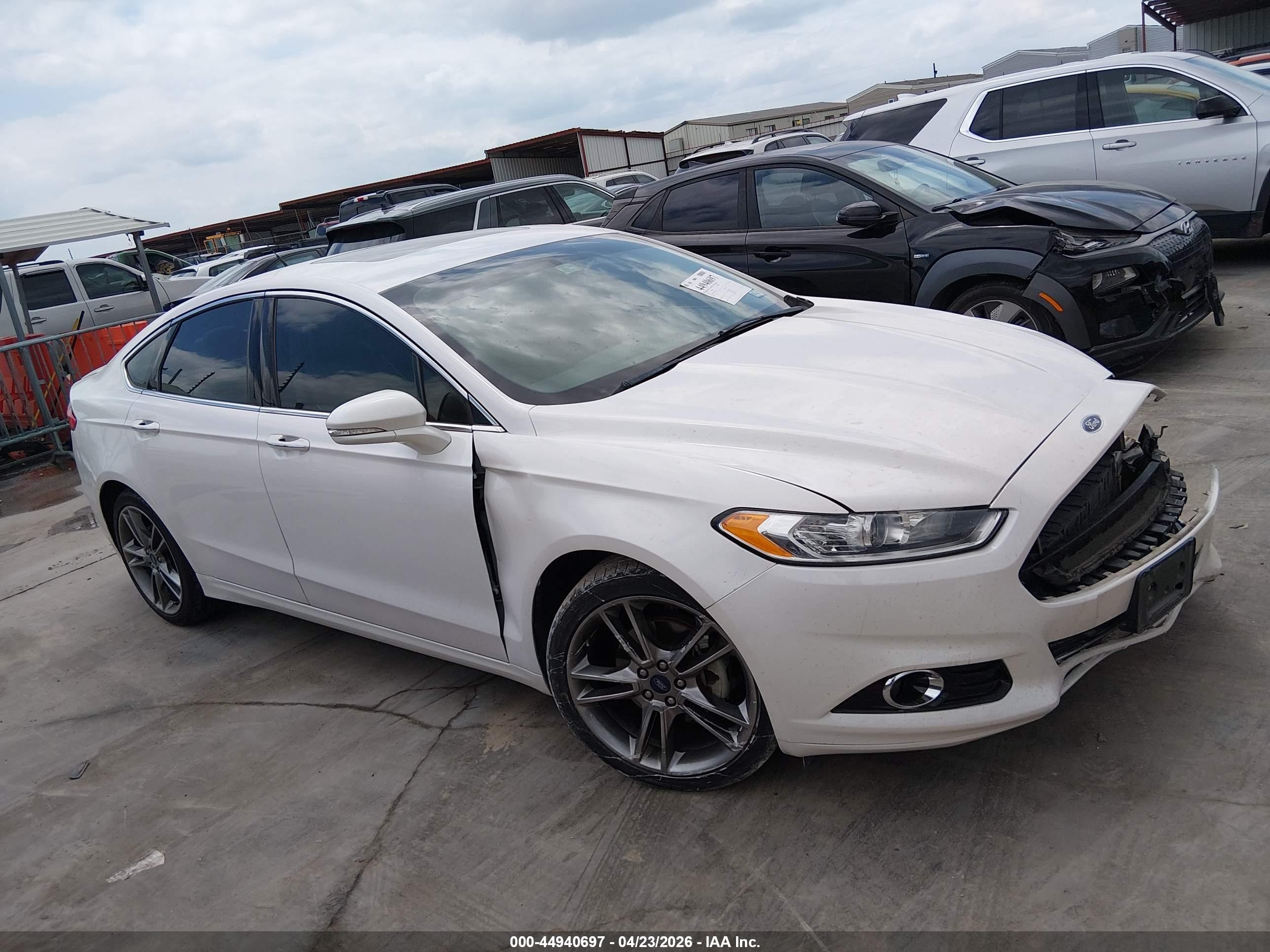 2014 Ford Fusion Titanium Белый vin: 3FA6P0K91ER283510