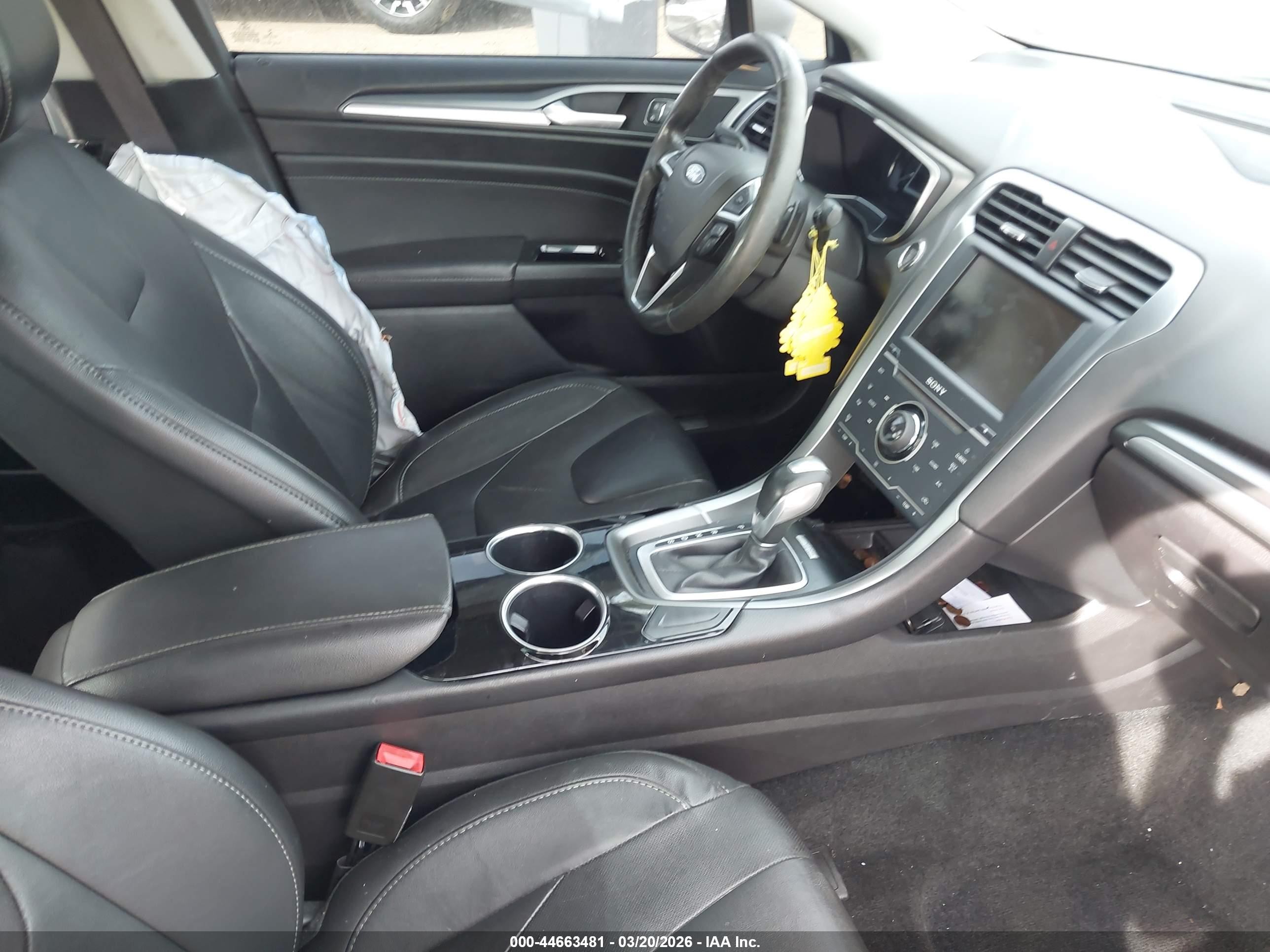 2014 Ford Fusion Titanium White vin: 3FA6P0K92ER153784