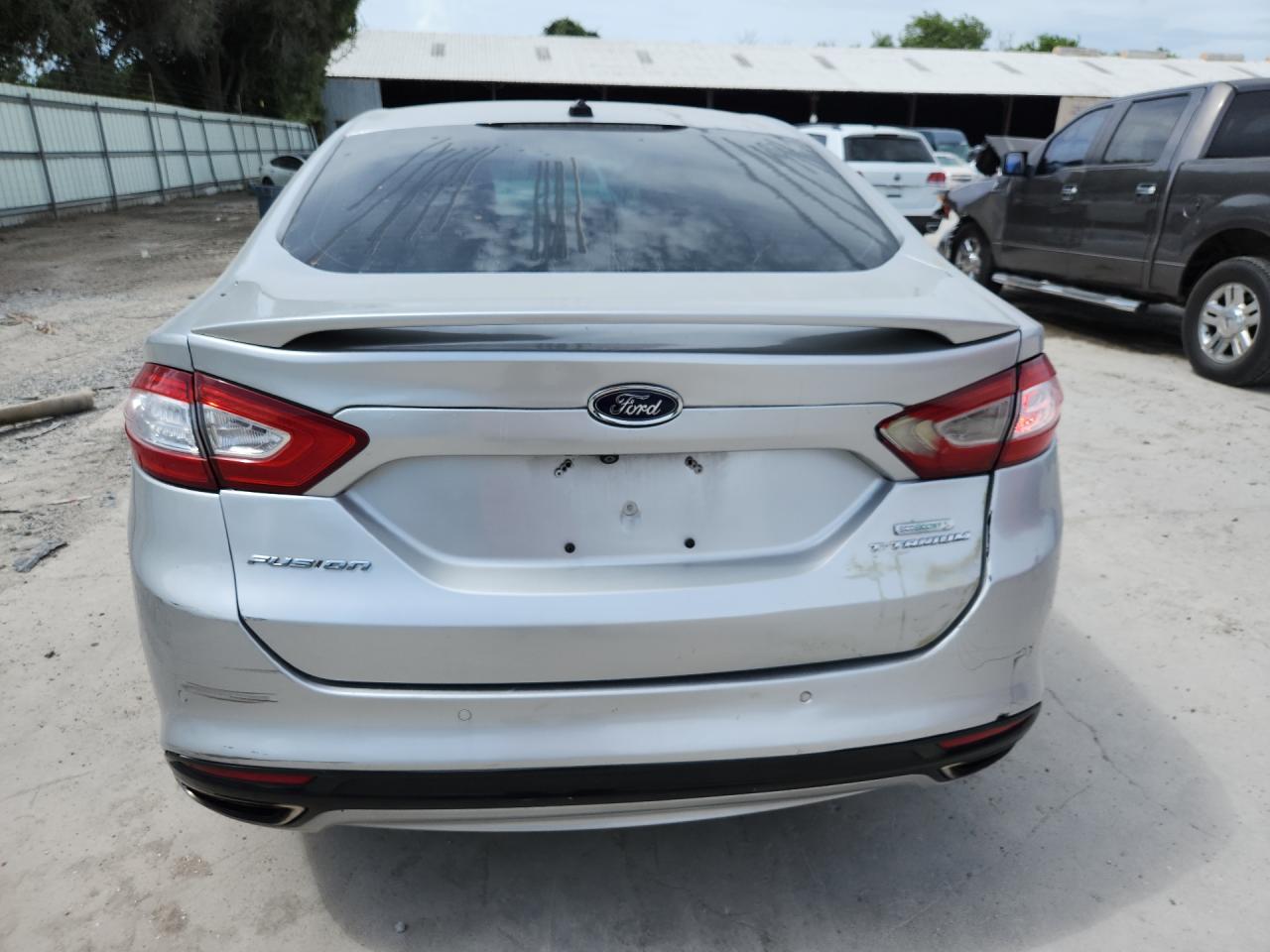 2015 Ford Fusion Titanium Серебряный vin: 3FA6P0K92FR152314 Damage: Deck Lid, Heavy Scratch, 5 To 6 Inches