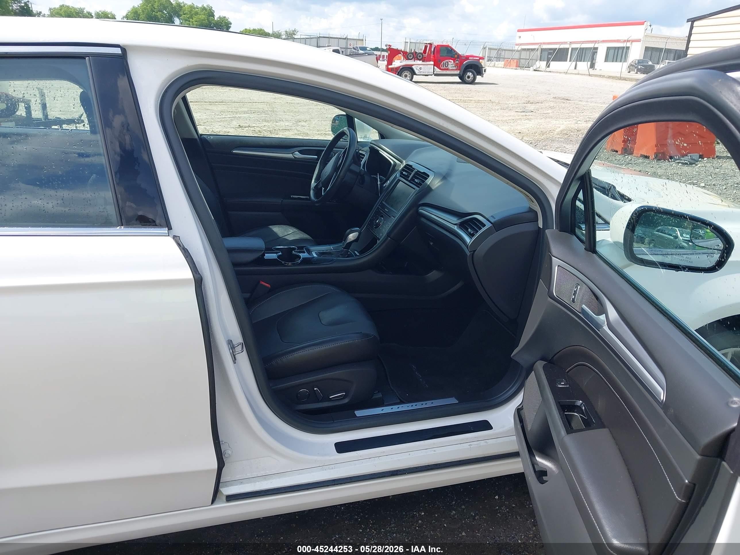 2015 Ford Fusion Titanium Белый vin: 3FA6P0K92FR250727