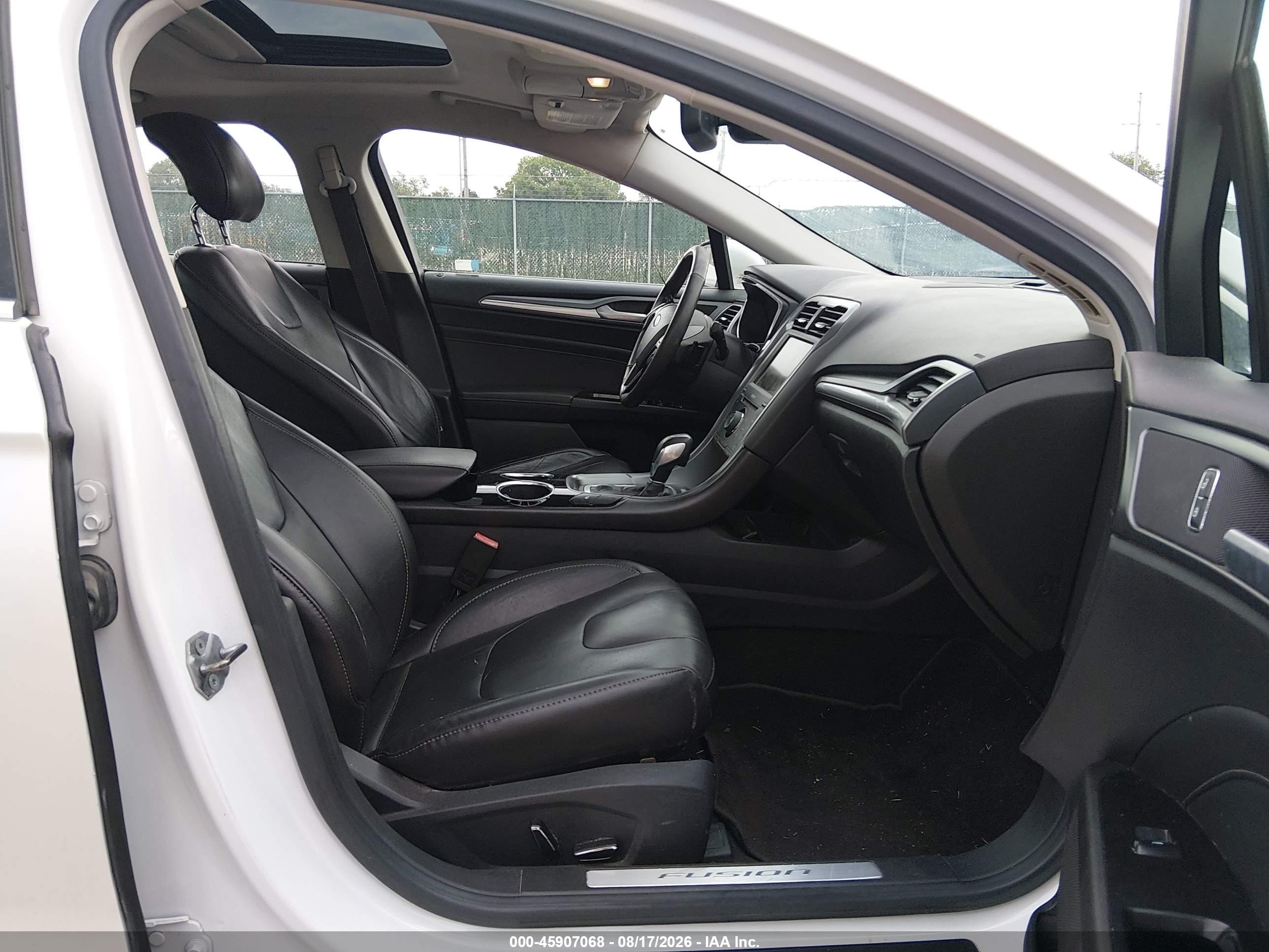 2013 Ford Fusion Titanium White vin: 3FA6P0K93DR267310