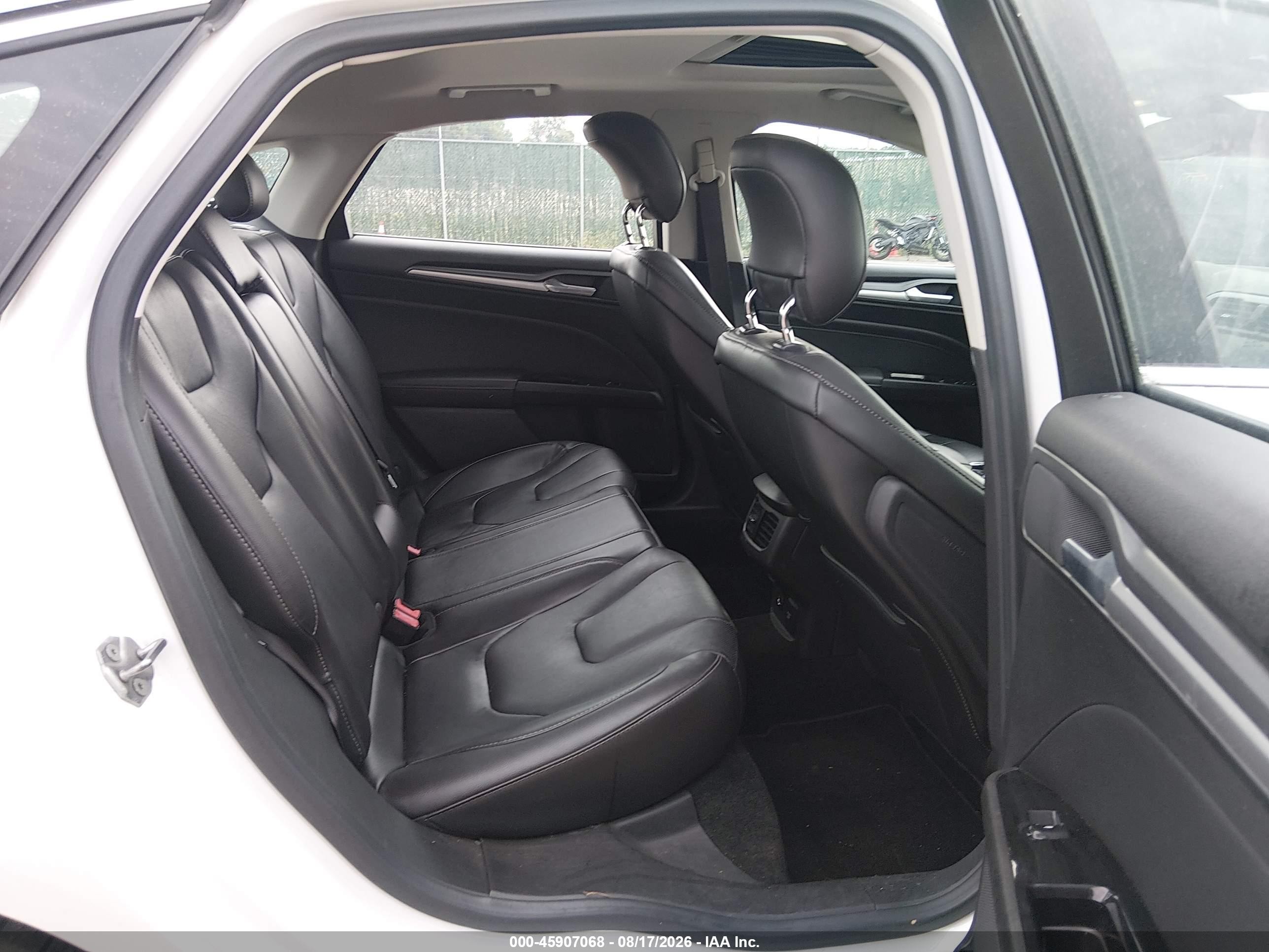 2013 Ford Fusion Titanium White vin: 3FA6P0K93DR267310