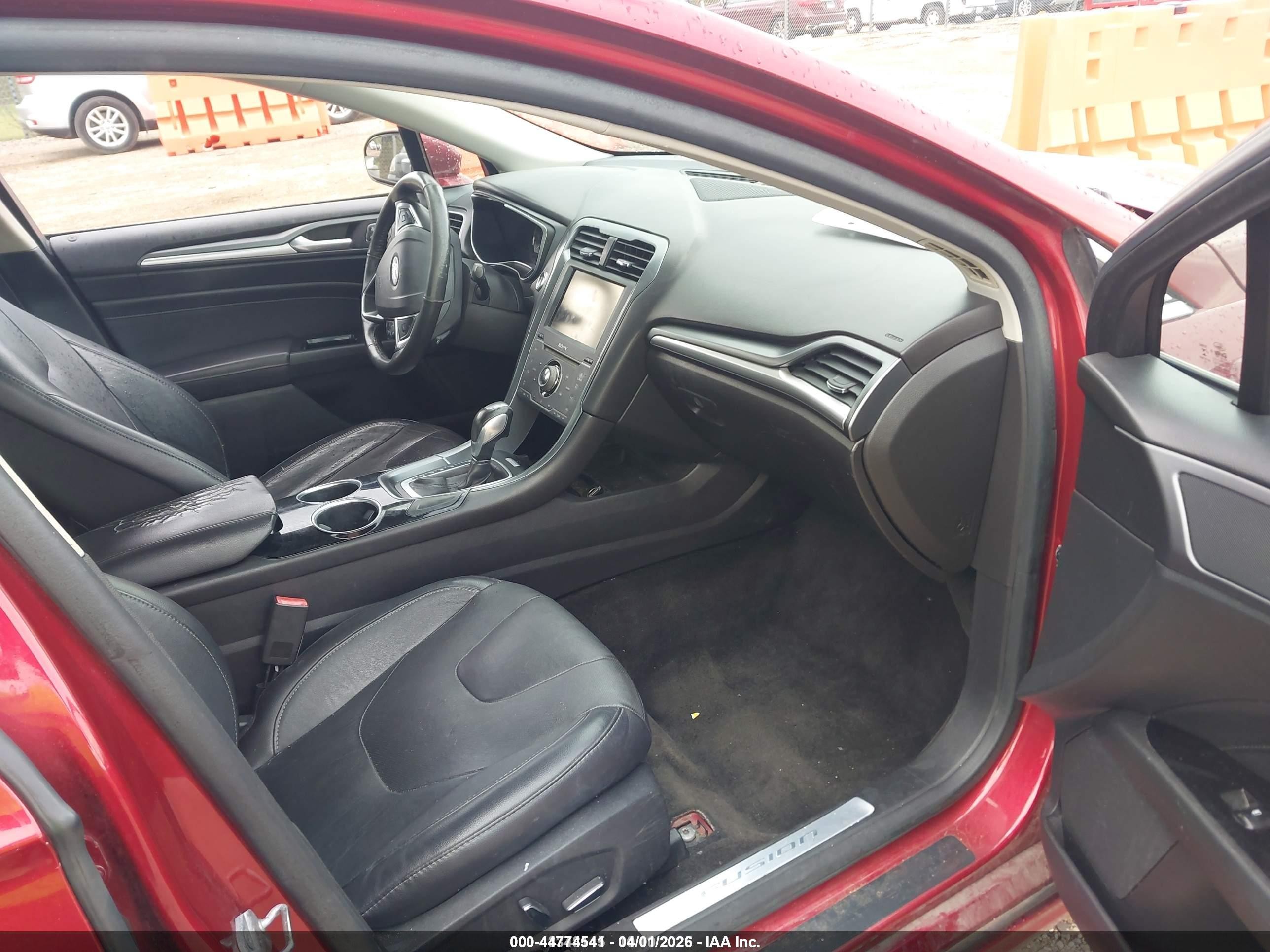 2013 Ford Fusion Titanium Red vin: 3FA6P0K93DR383249