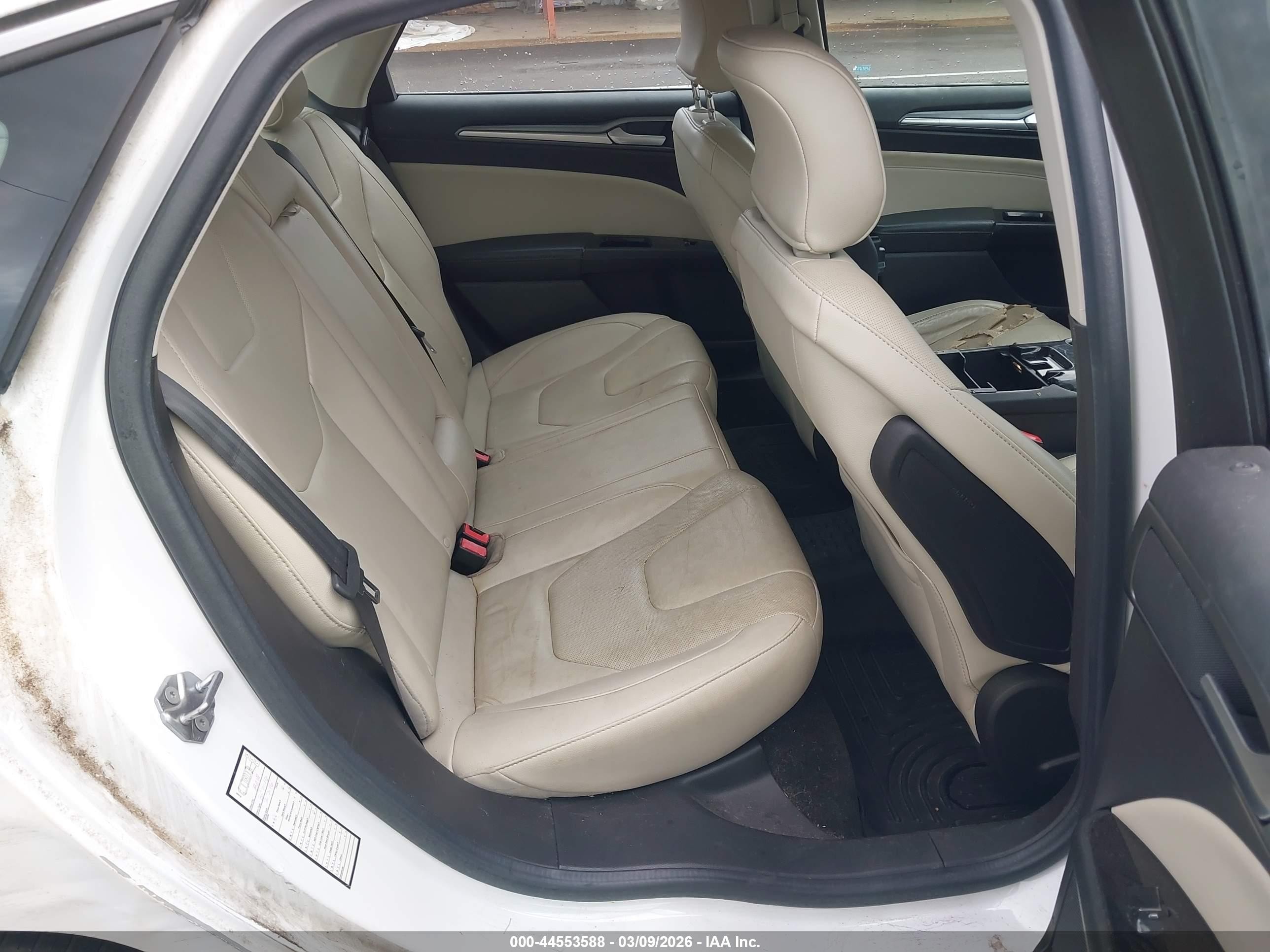 2016 Ford Fusion Titanium Белый vin: 3FA6P0K93GR369596