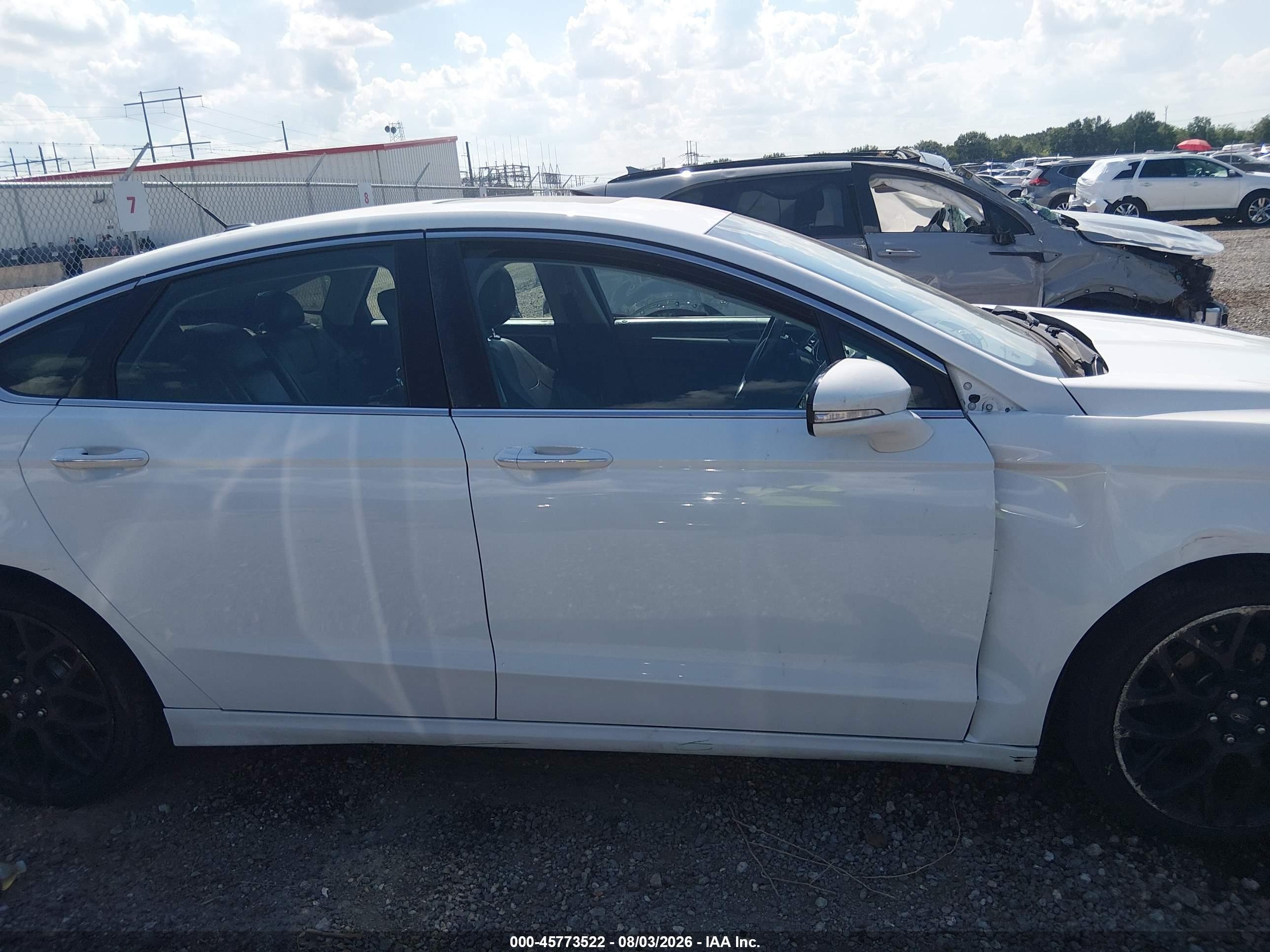 2014 Ford Fusion Titanium White vin: 3FA6P0K94ER227867