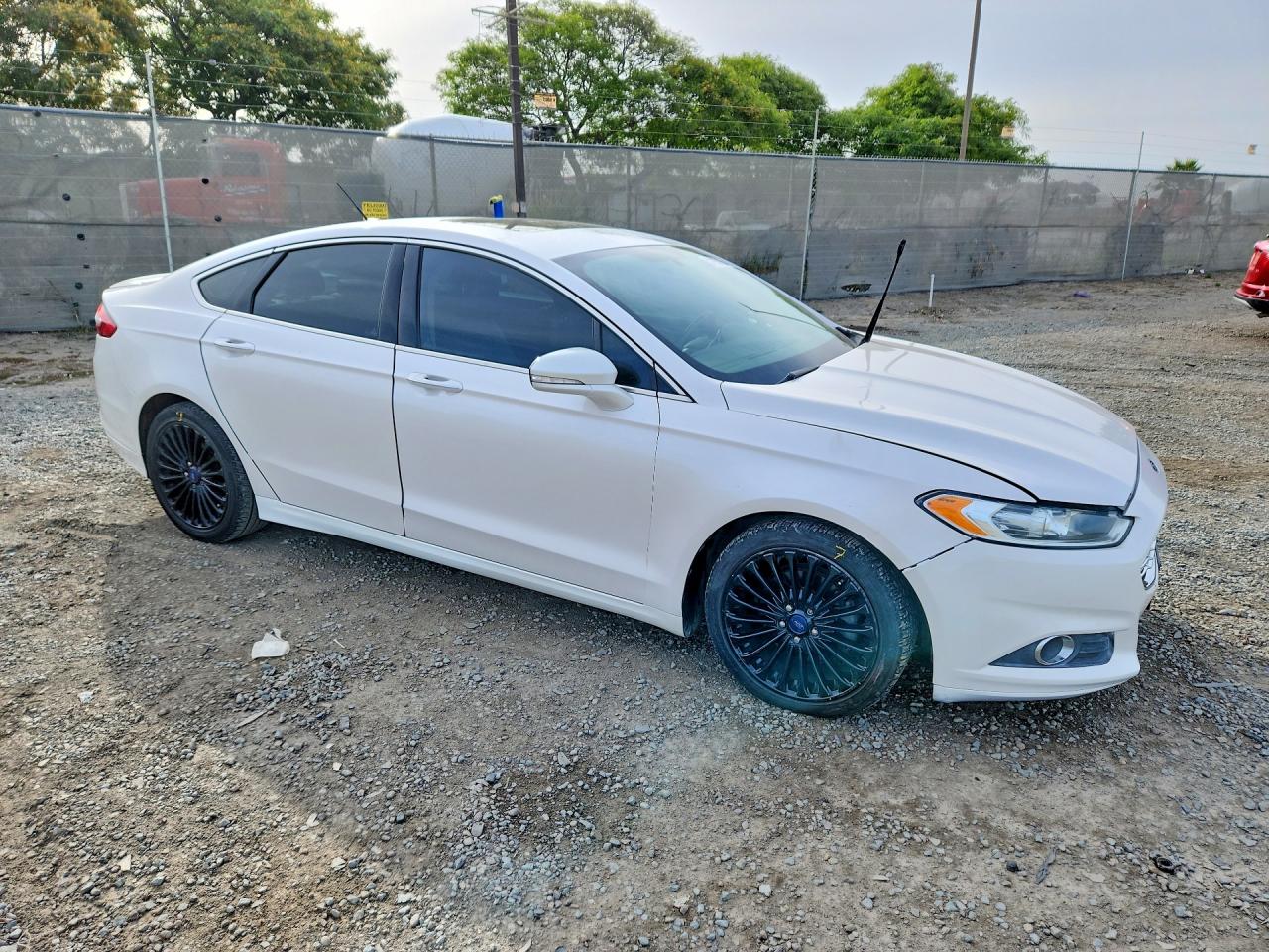 2015 Ford Fusion S Fwd White vin: 3FA6P0K94FR140973
