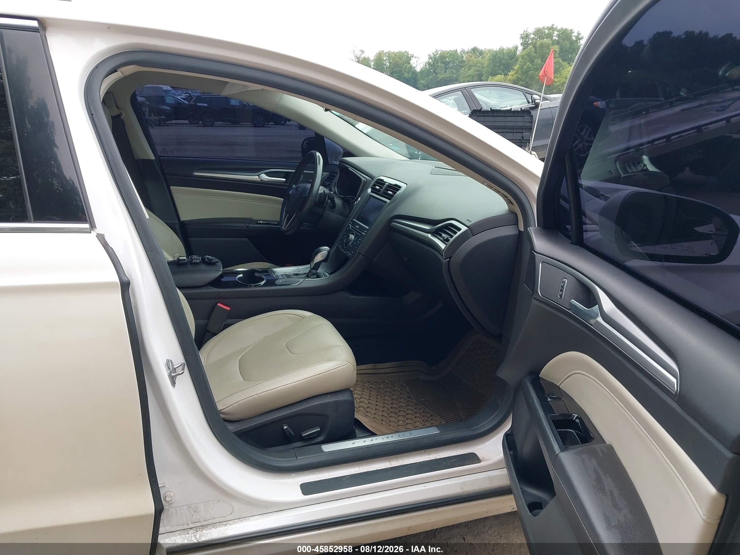 2014 Ford Fusion Titanium Белый vin: 3FA6P0K96ER390147