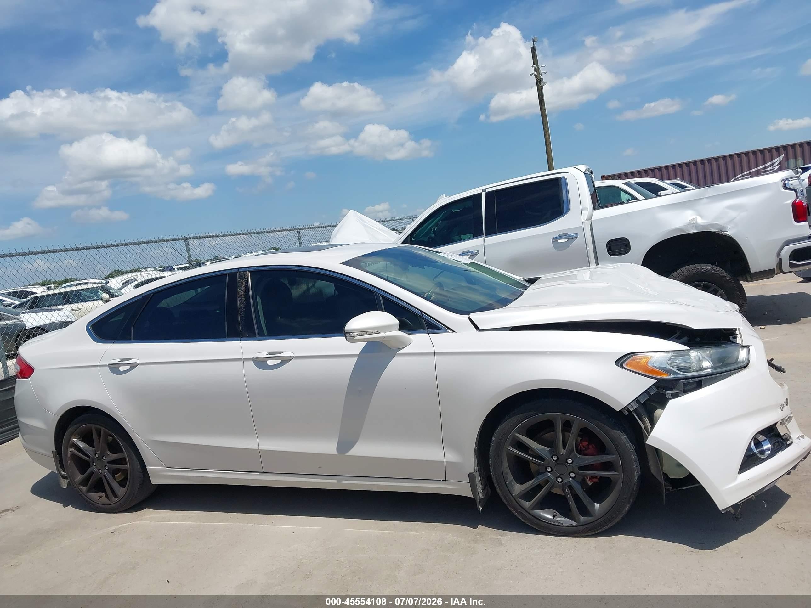 2013 Ford Fusion Titanium Белый vin: 3FA6P0K97DR303872