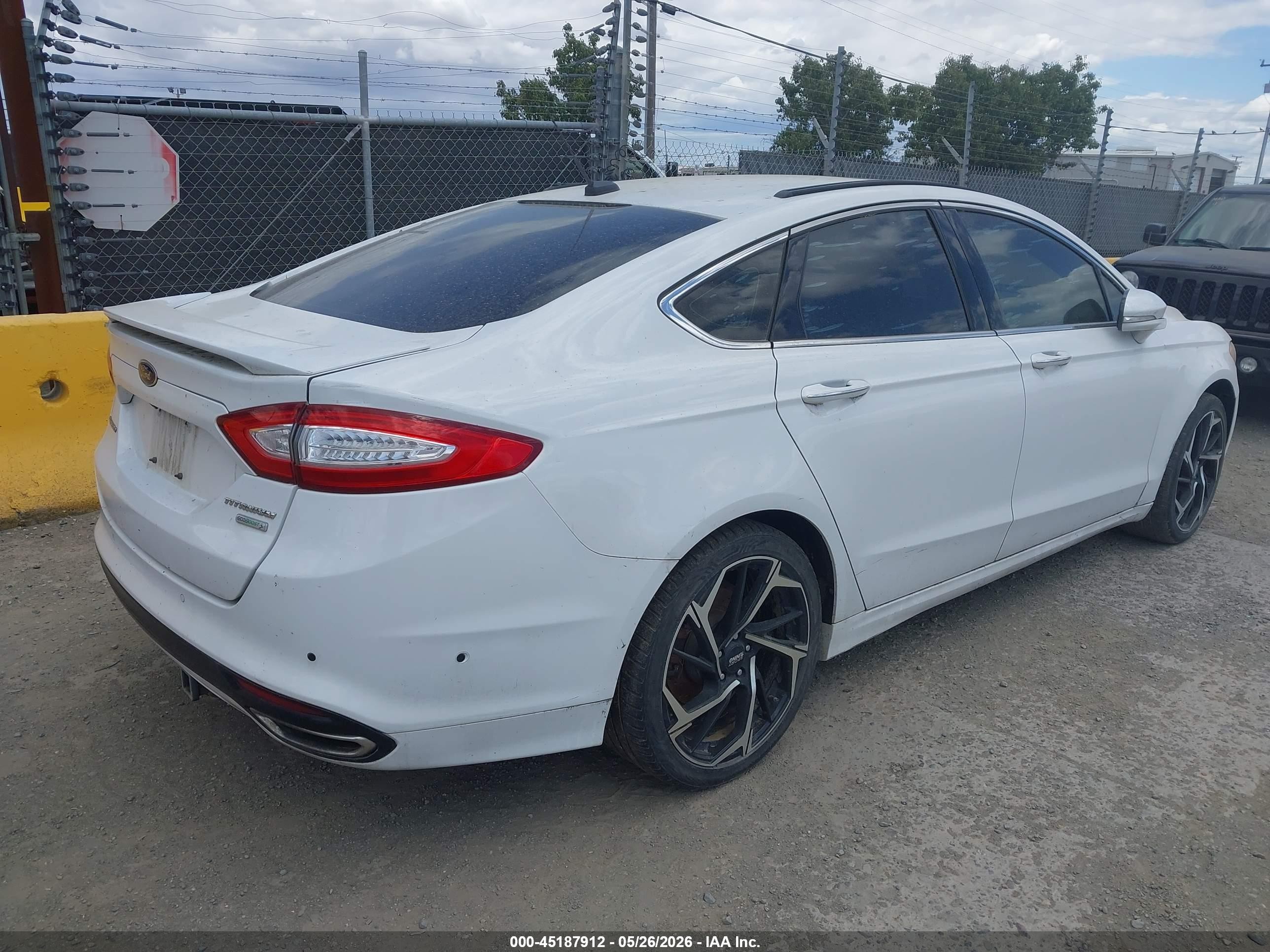 2013 Ford Fusion Titanium White vin: 3FA6P0K98DR127558