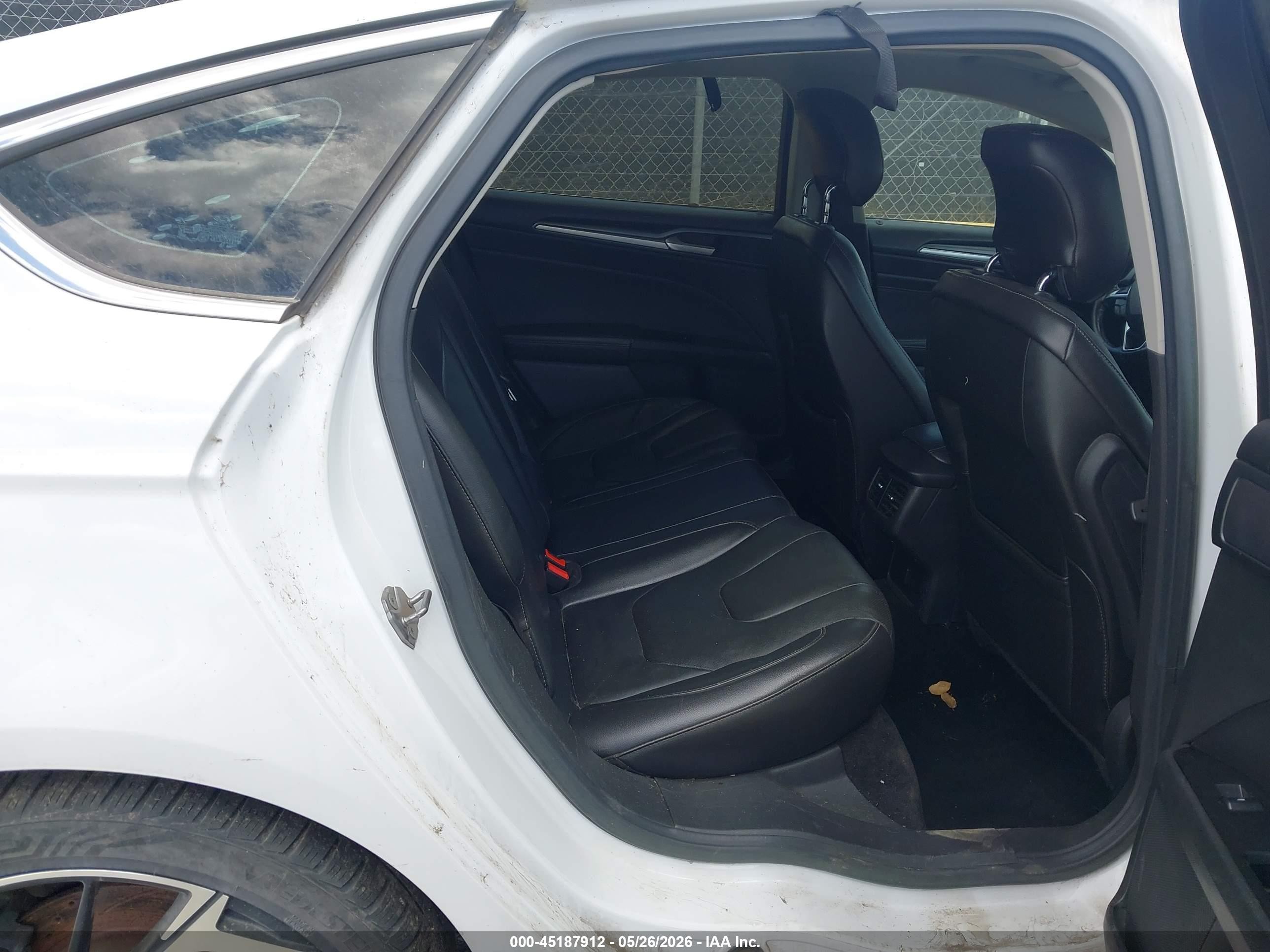 2013 Ford Fusion Titanium White vin: 3FA6P0K98DR127558