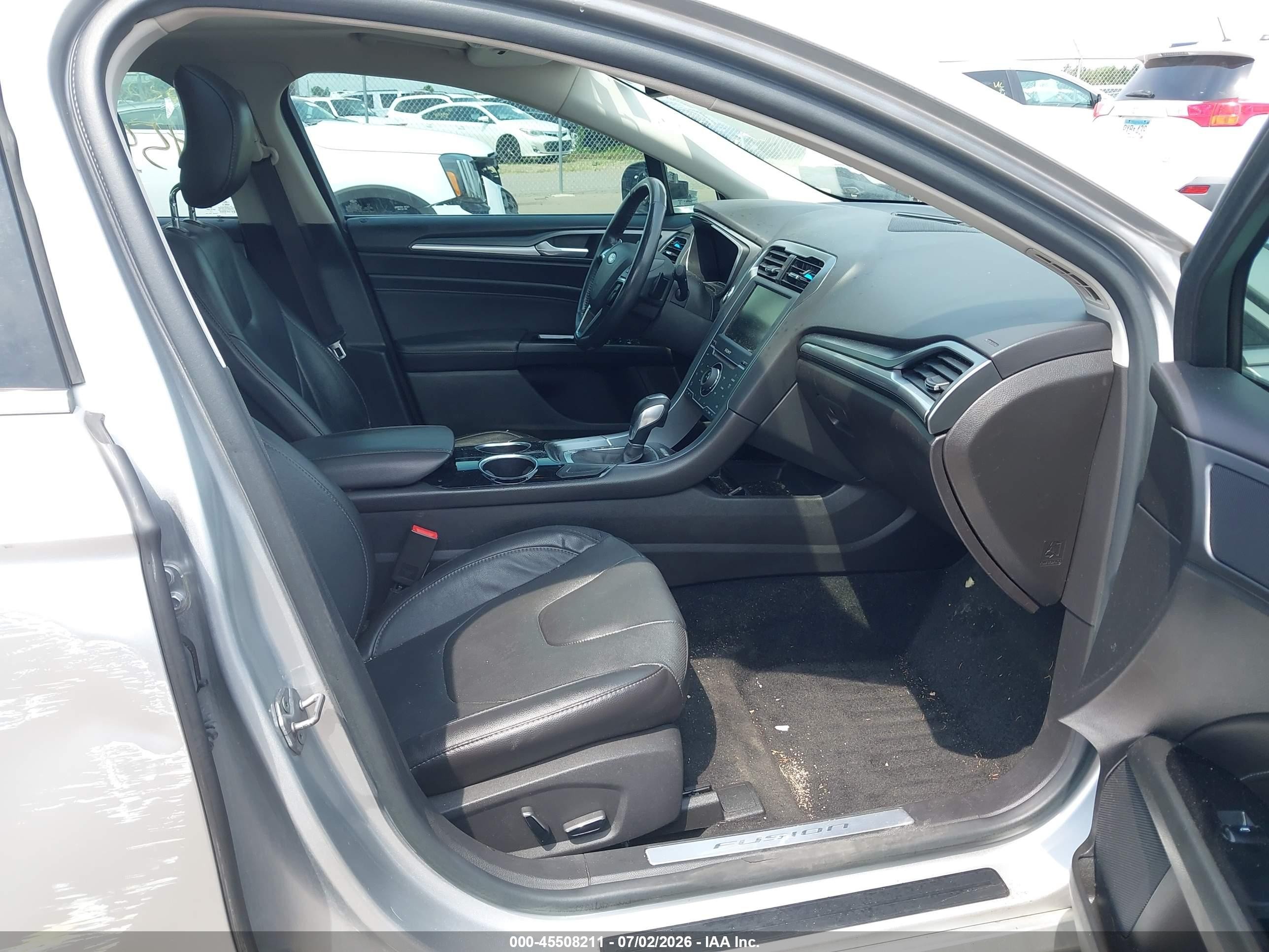2014 Ford Fusion Titanium Серебряный vin: 3FA6P0K98ER121972