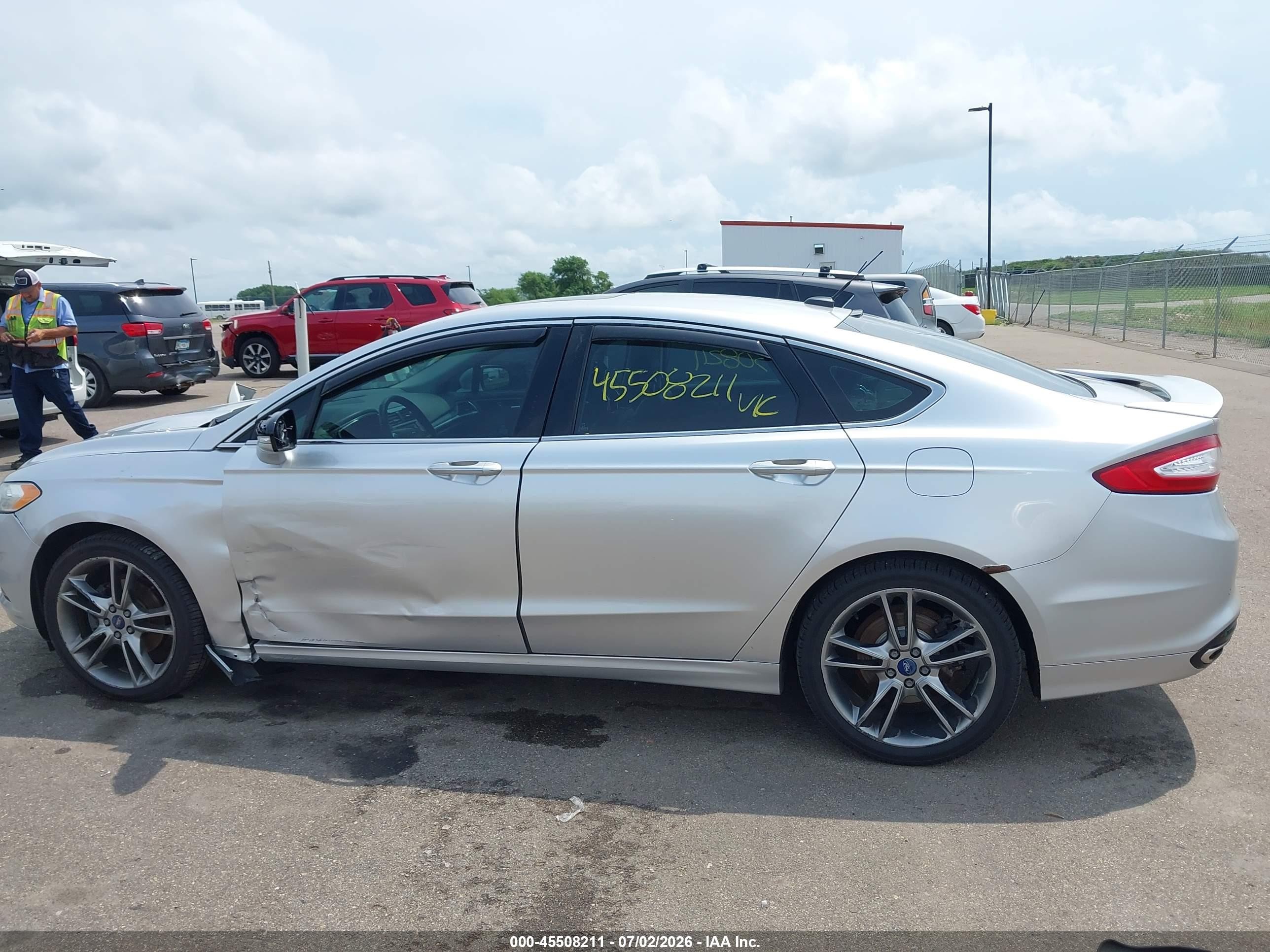 2014 Ford Fusion Titanium Серебряный vin: 3FA6P0K98ER121972