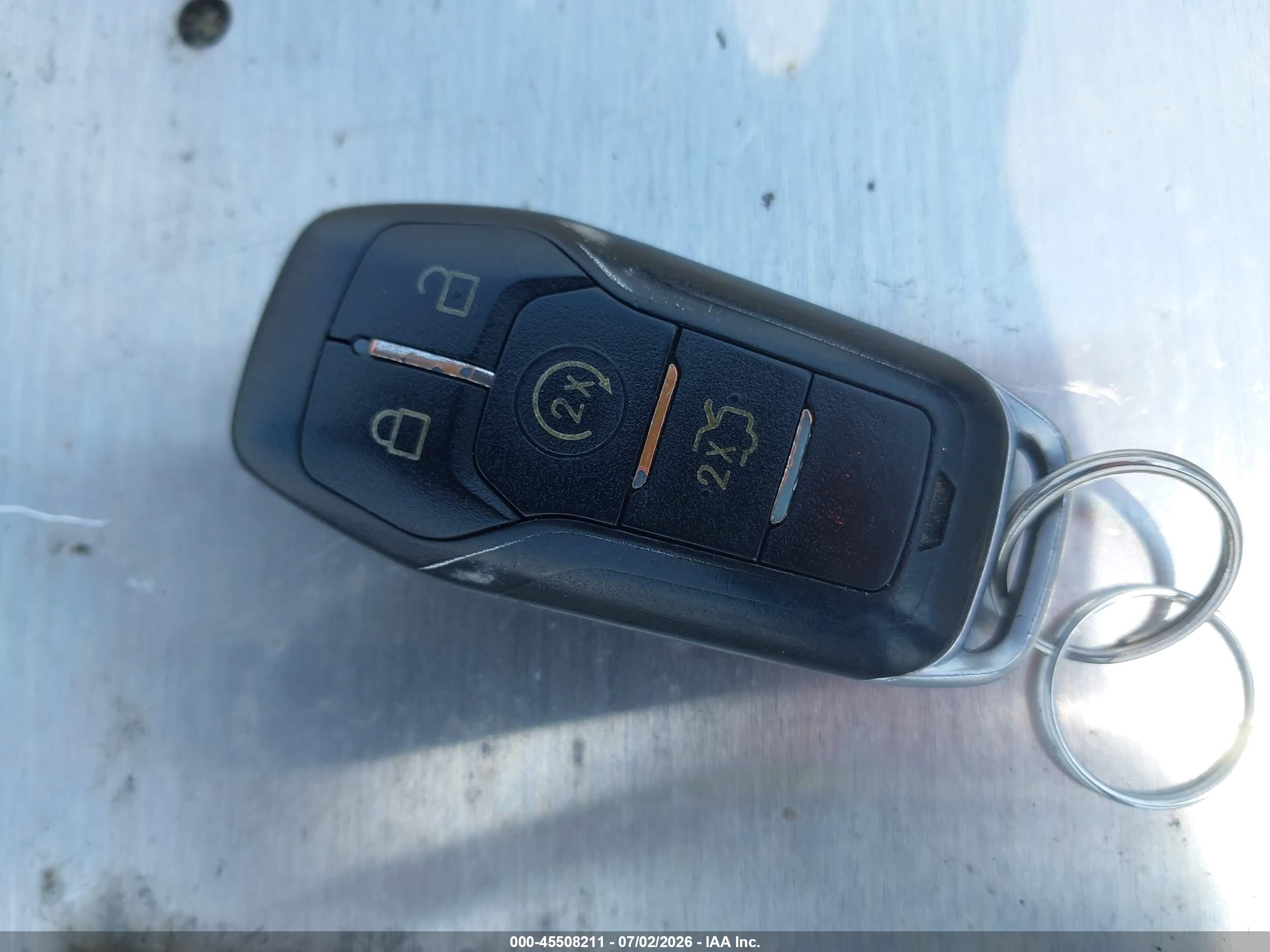 2014 Ford Fusion Titanium Серебряный vin: 3FA6P0K98ER121972