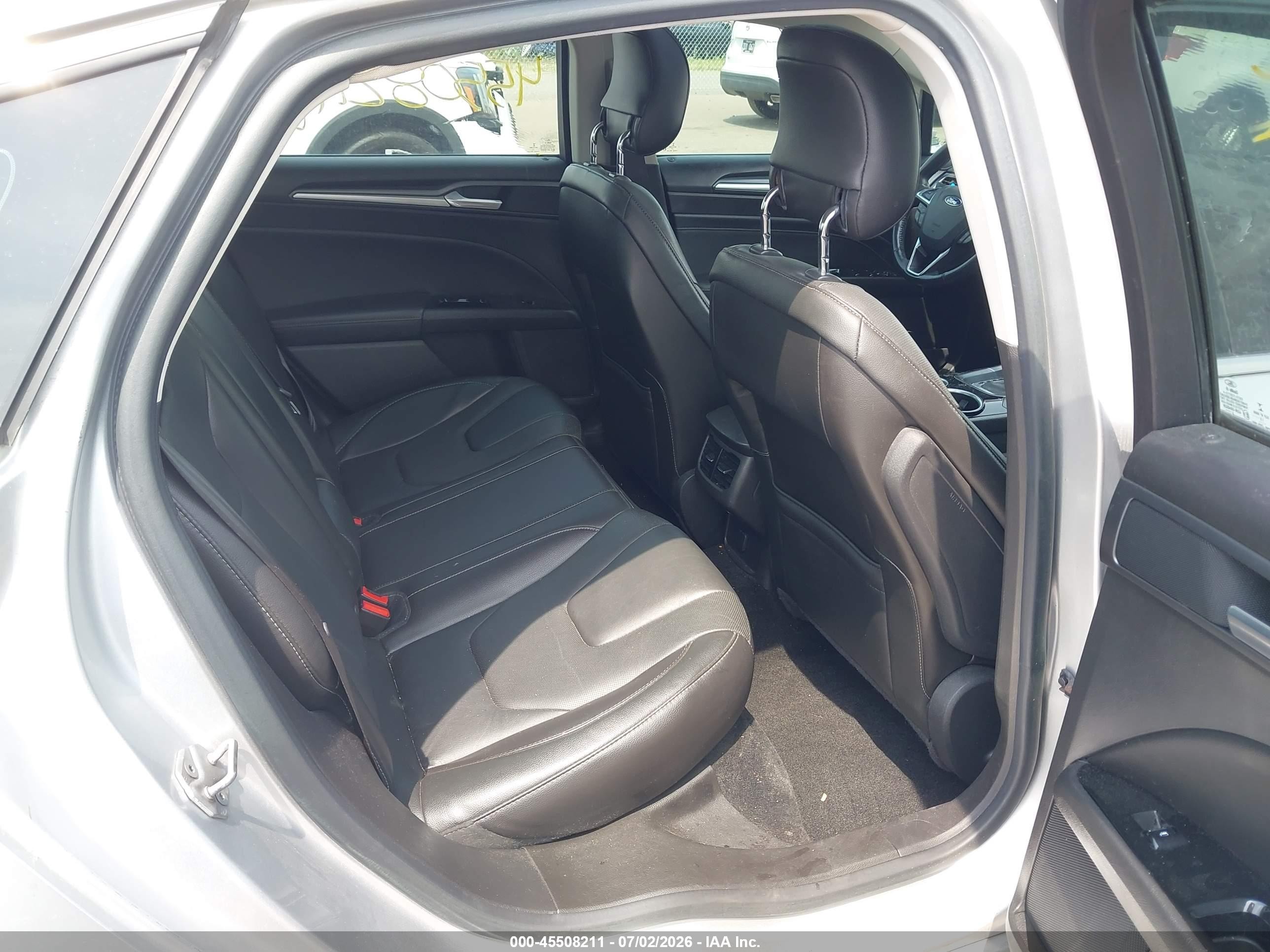 2014 Ford Fusion Titanium Серебряный vin: 3FA6P0K98ER121972