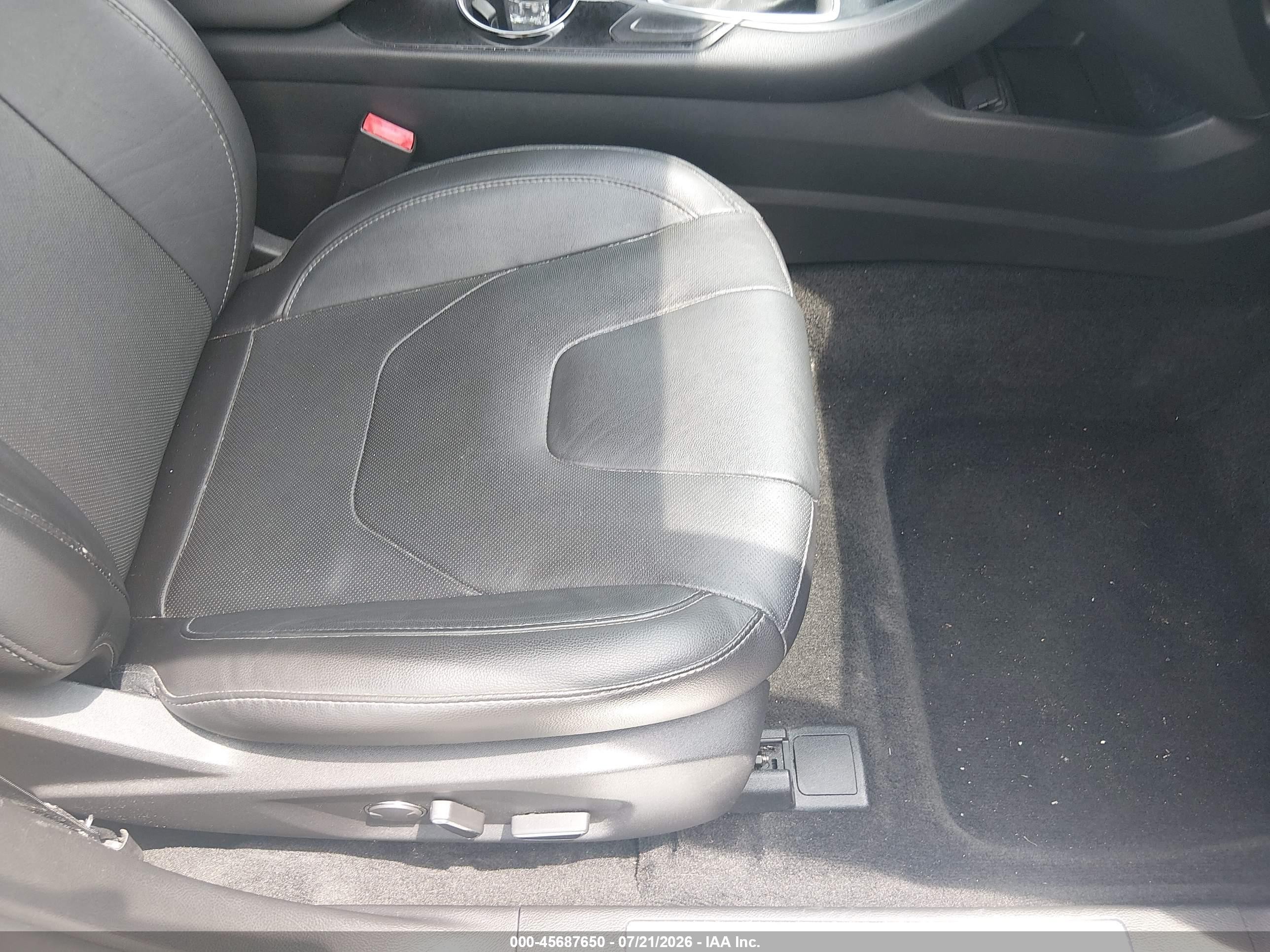 2014 Ford Fusion Titanium White vin: 3FA6P0K98ER239455