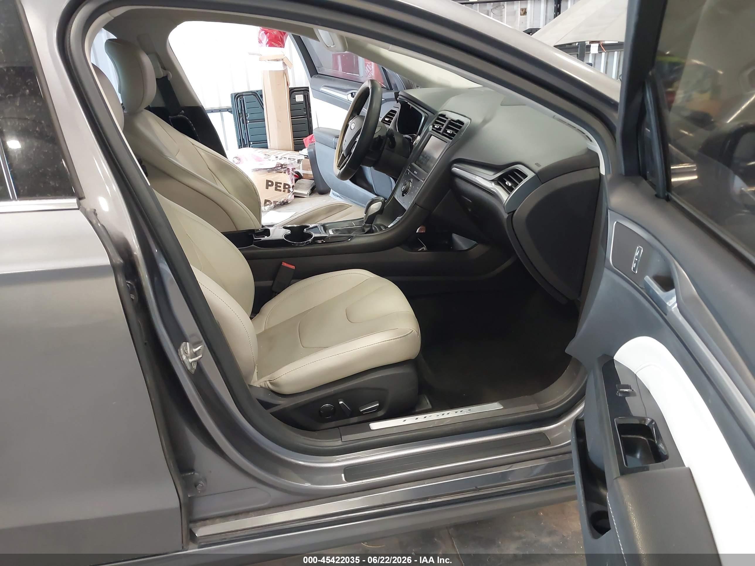2014 Ford Fusion Titanium Серый vin: 3FA6P0K98ER311447
