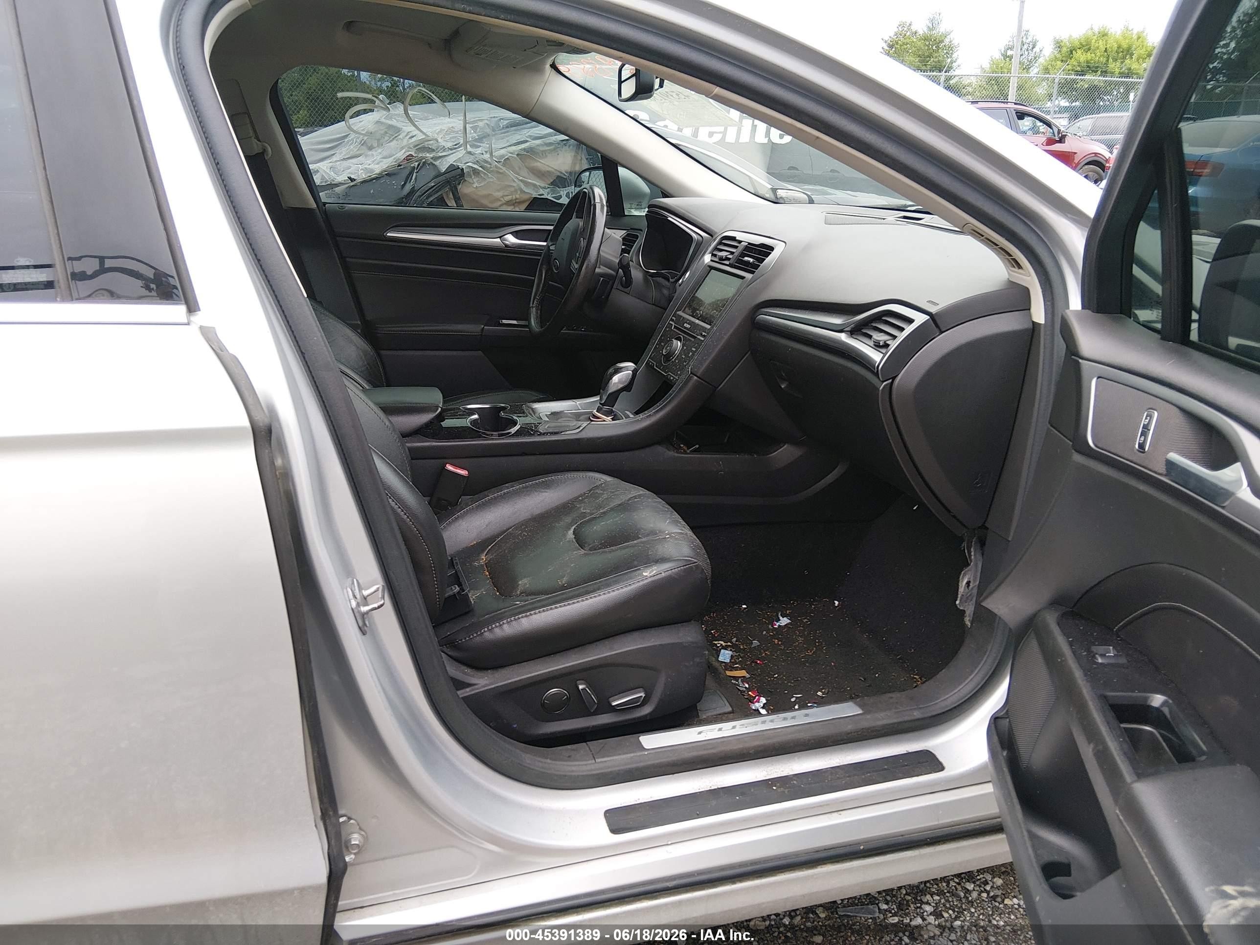 2015 Ford Fusion Titanium Серебряный vin: 3FA6P0K98FR152897