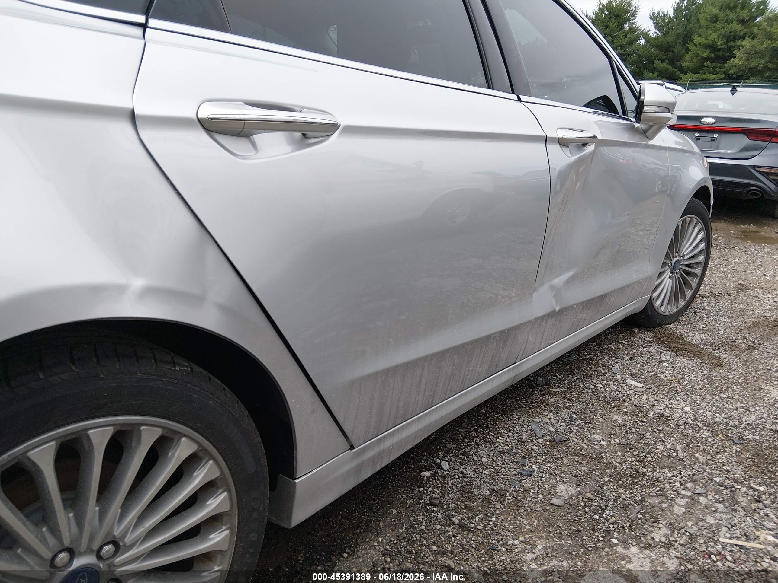 2015 Ford Fusion Titanium Серебряный vin: 3FA6P0K98FR152897
