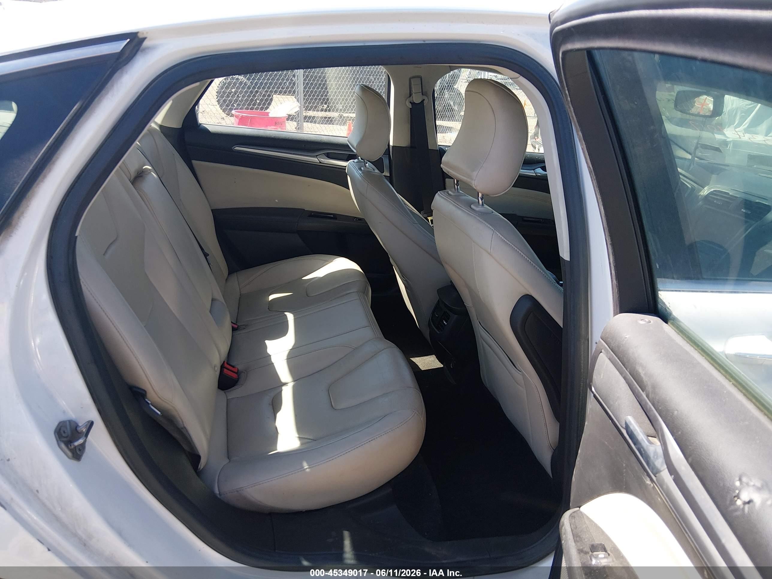 2015 Ford Fusion Titanium White vin: 3FA6P0K98FR268147