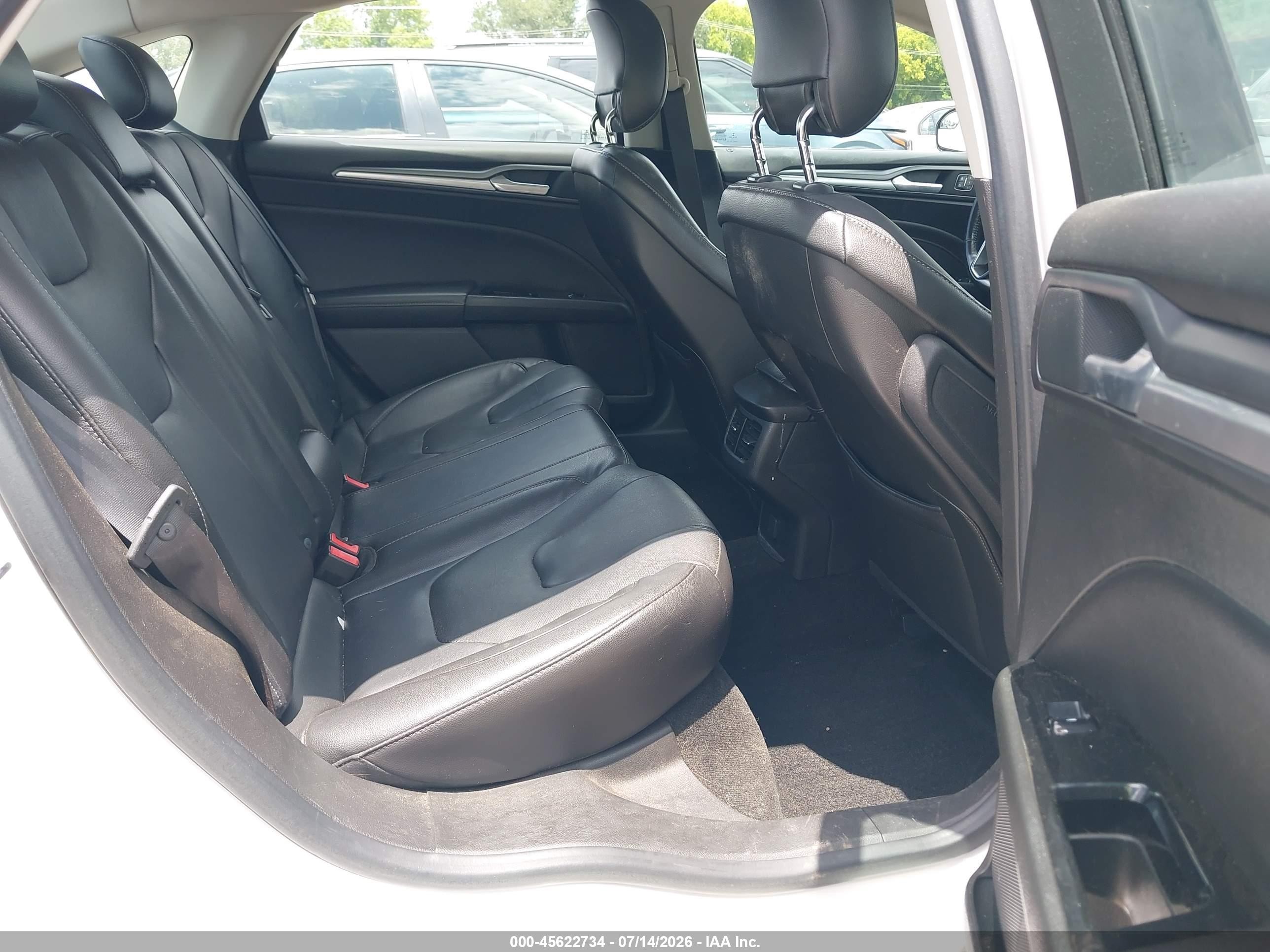 2013 Ford Fusion Titanium White vin: 3FA6P0K99DR252195