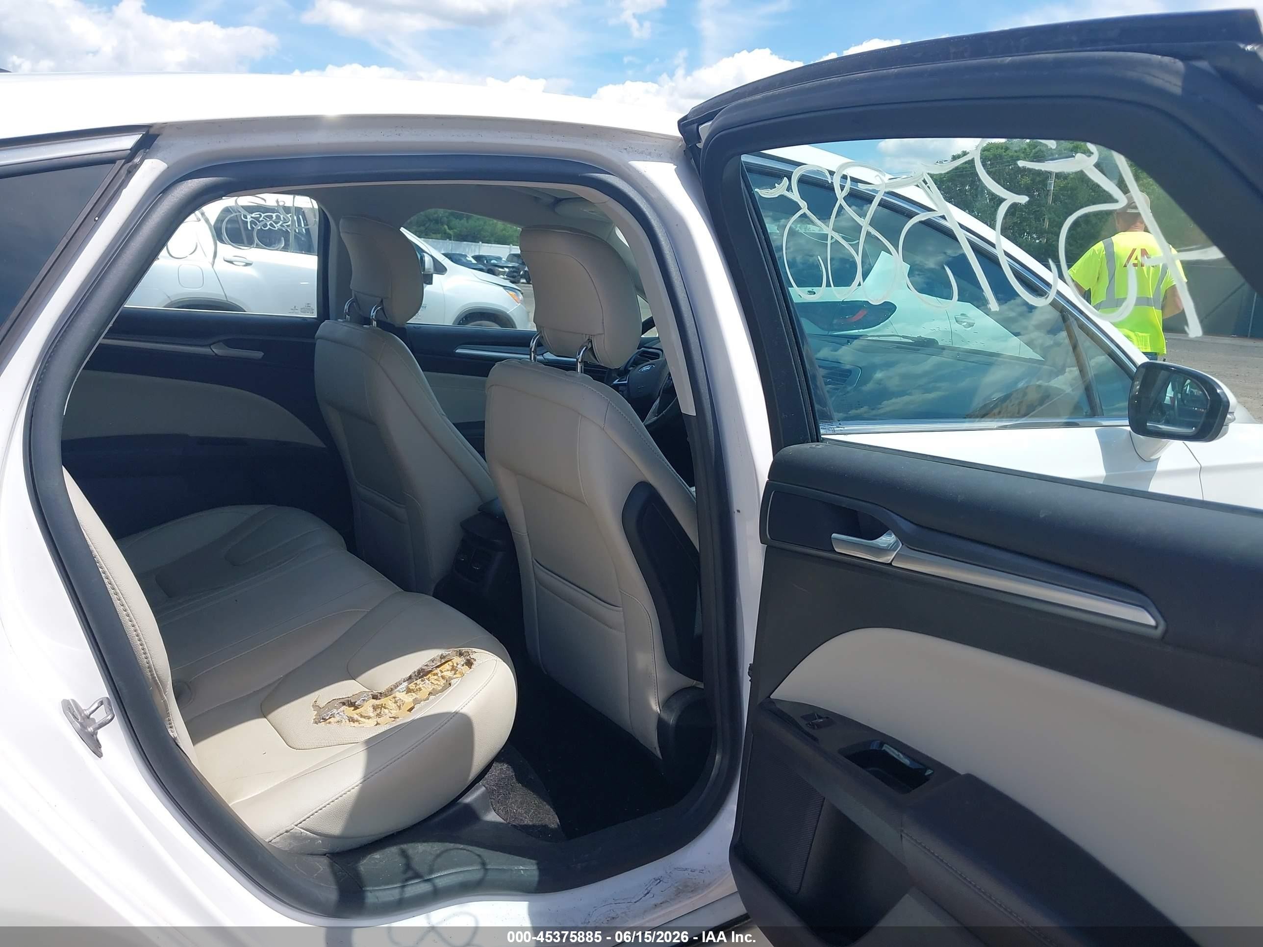 2014 Ford Fusion Titanium Белый vin: 3FA6P0K99ER212684