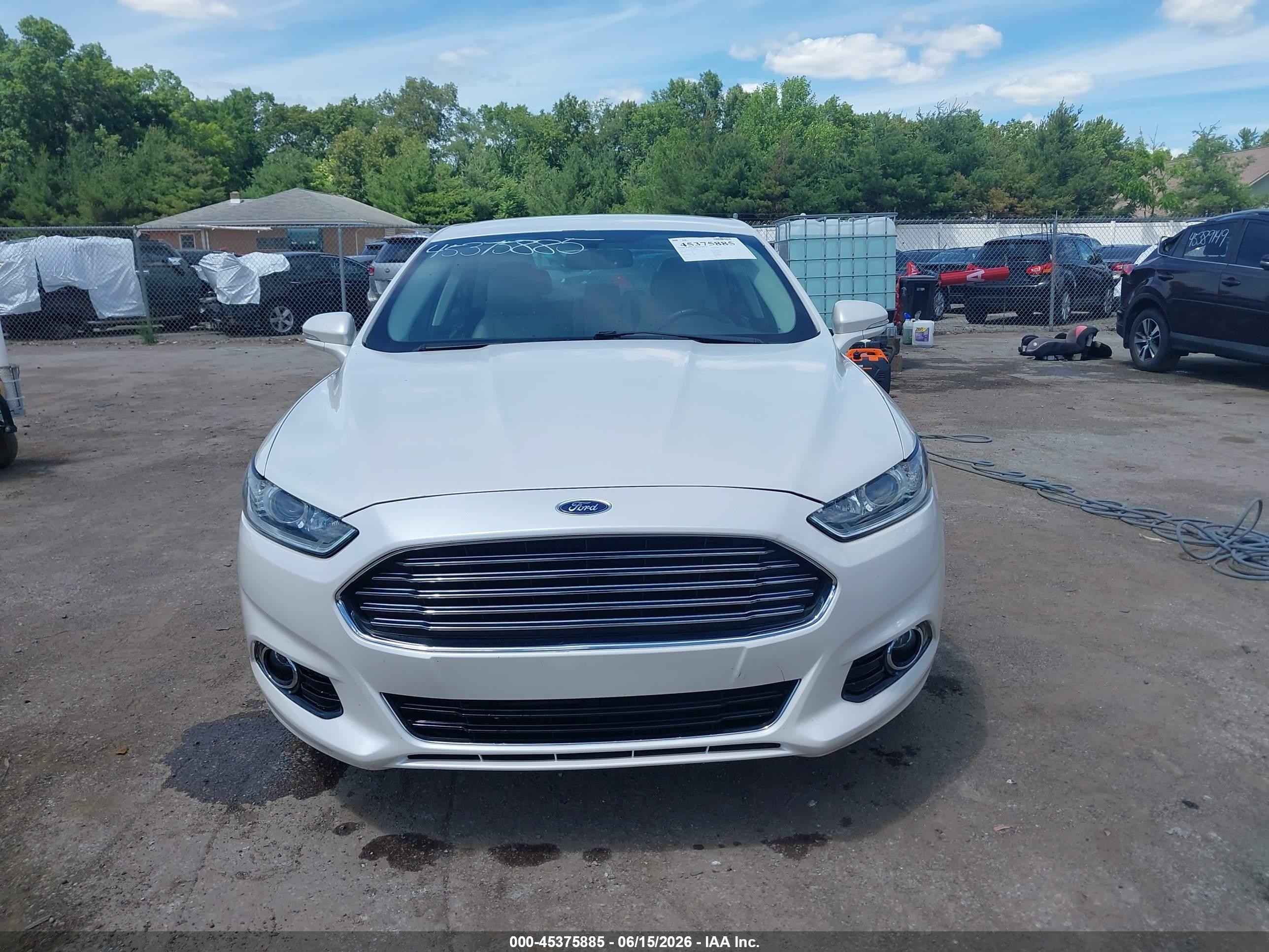 2014 Ford Fusion Titanium Белый vin: 3FA6P0K99ER212684