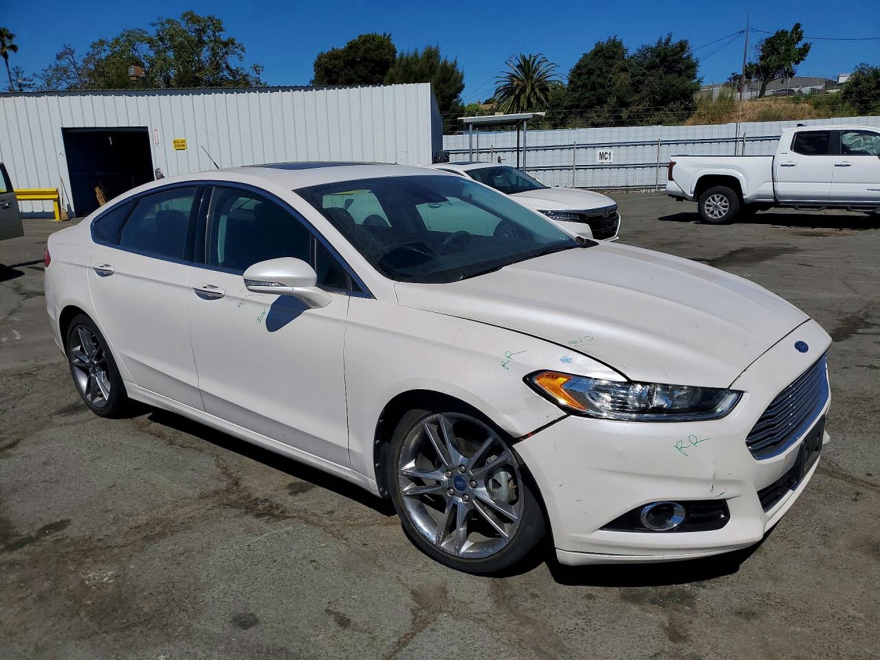 2013 Ford Fusion Titanium White vin: 3FA6P0K9XDR192914
