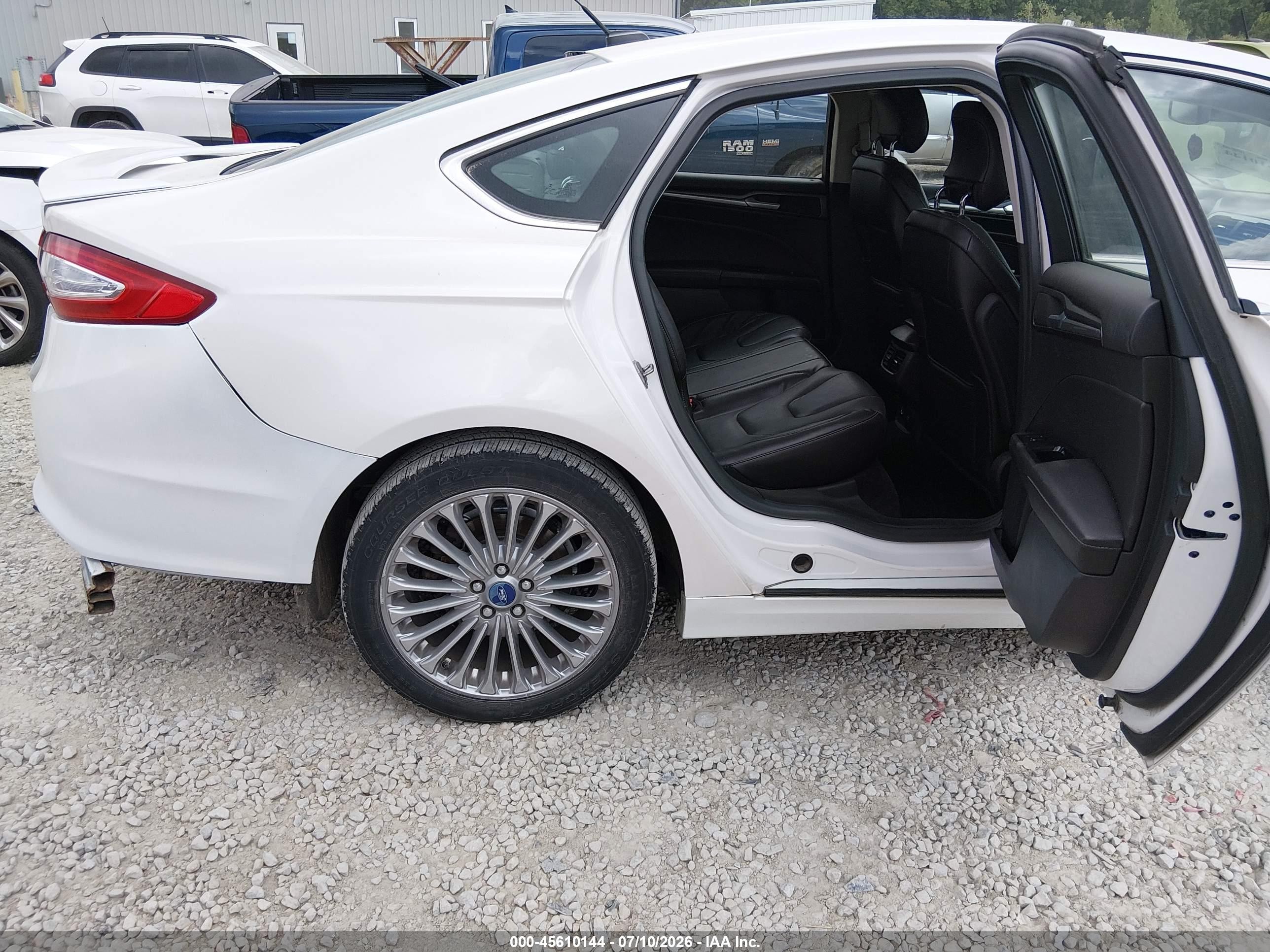 2013 Ford Fusion Titanium White vin: 3FA6P0K9XDR240024